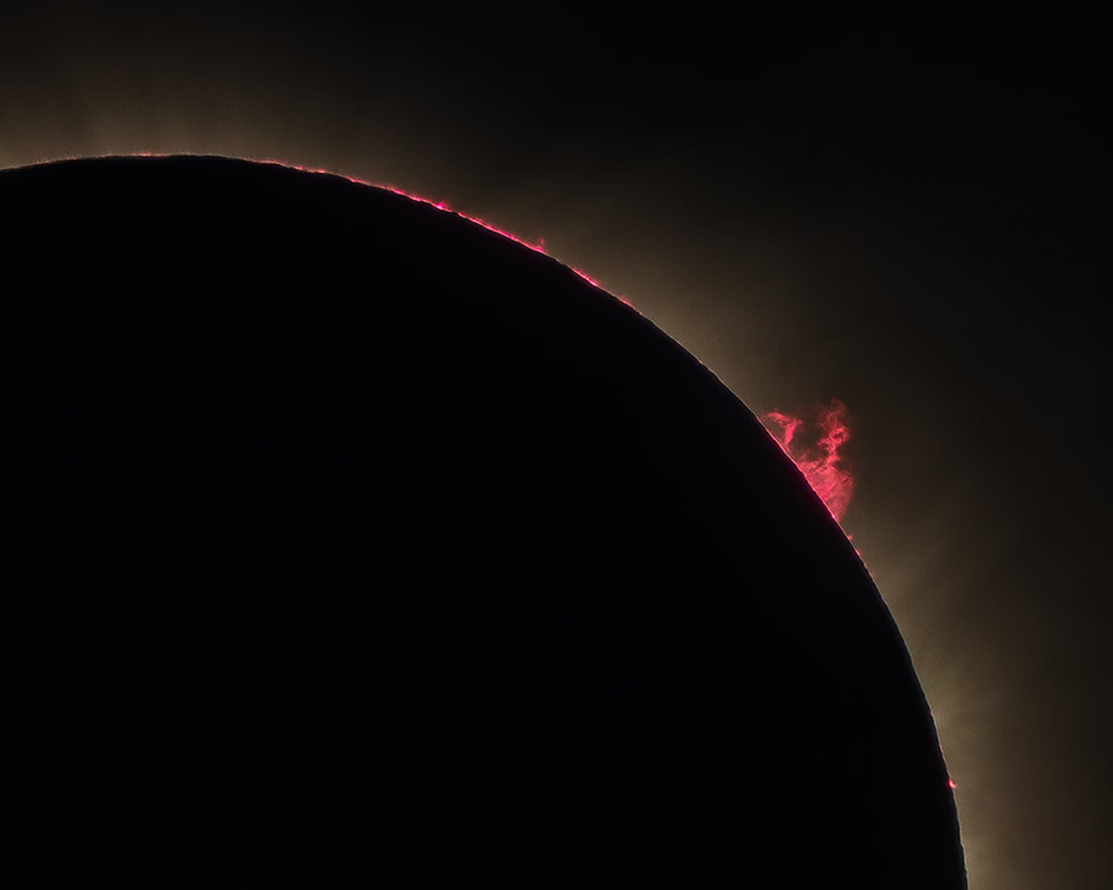 36 bức ảnh tuyệt đẹp về Mặt Trời, Mặt Trăng và Dải Ngân Hà trong năm 2020 qua