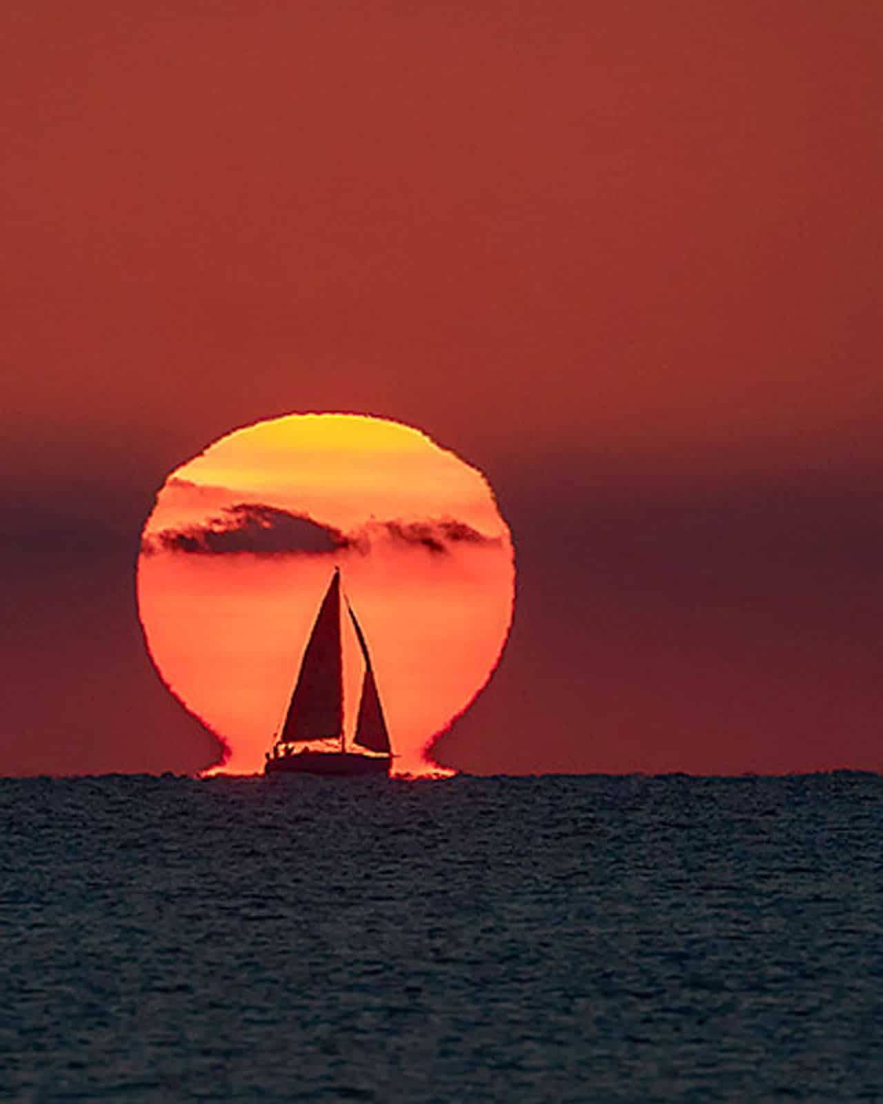 36 bức ảnh tuyệt đẹp về Mặt Trời, Mặt Trăng và Dải Ngân Hà trong năm 2020 qua