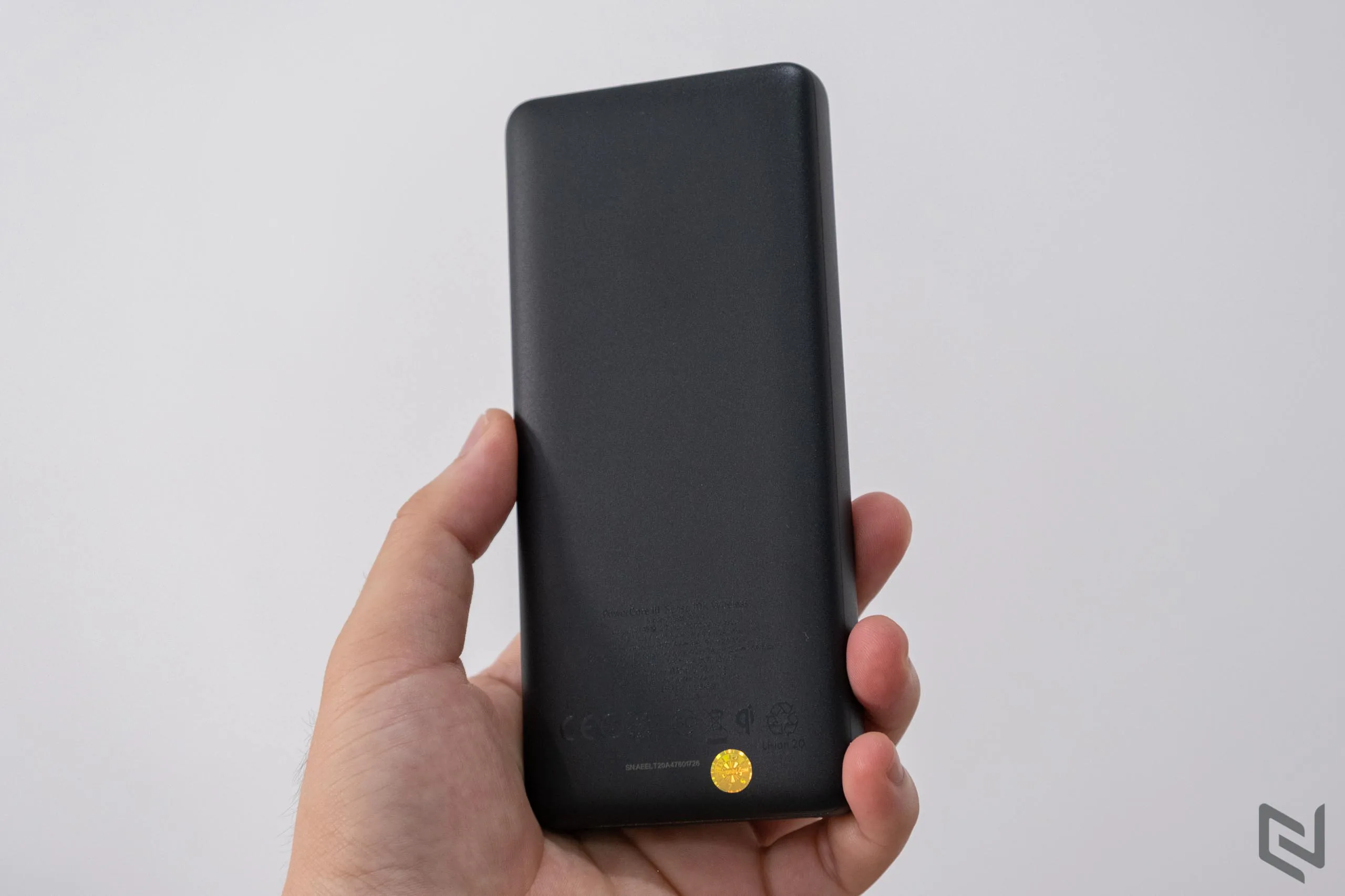 Trên tay sạc dự phòng Anker PowerCore III Sense 10K Wireless A1617: Sạc nhanh 18W, sạc không dây 10W, hoàn thiện cao cấp