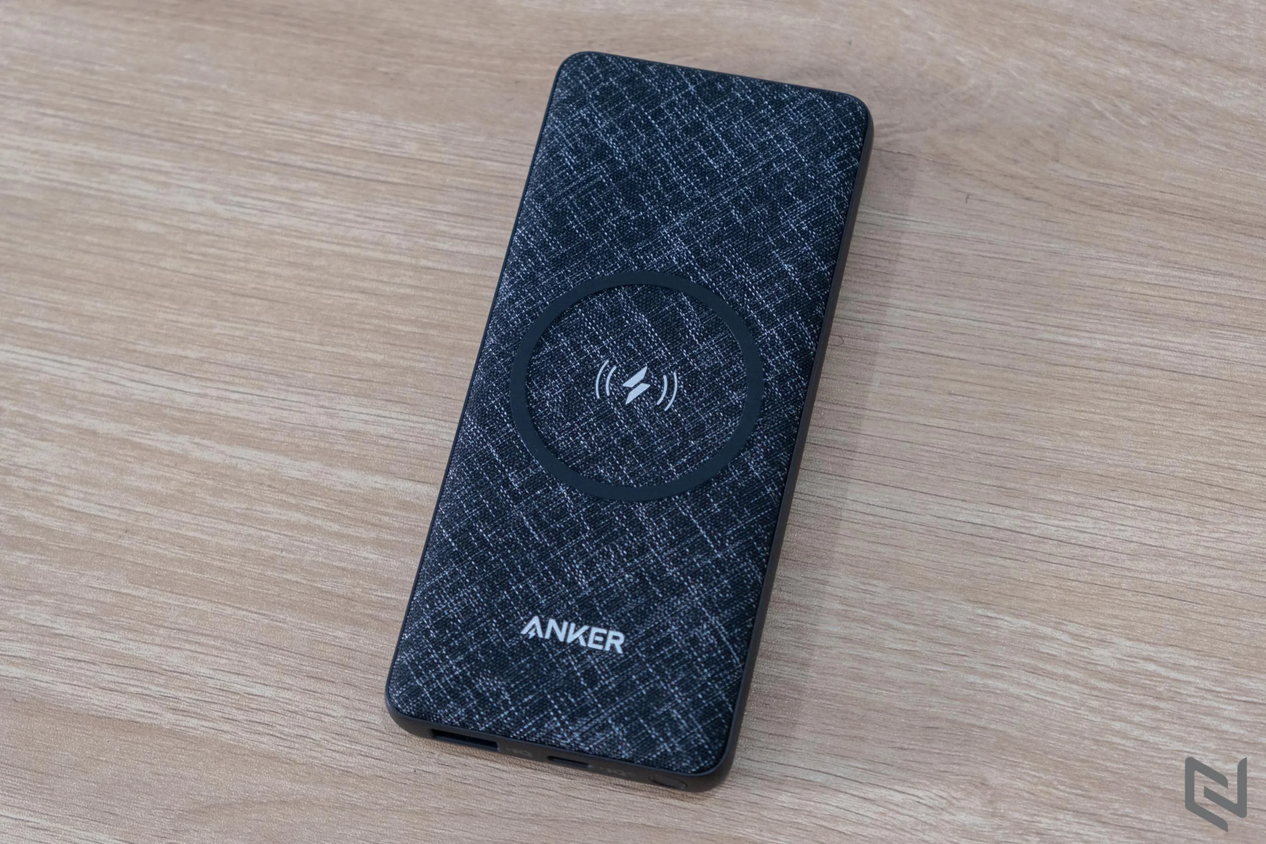 Trên tay sạc dự phòng Anker PowerCore III Sense 10K Wireless A1617: Sạc nhanh 18W, sạc không dây 10W, hoàn thiện cao cấp
