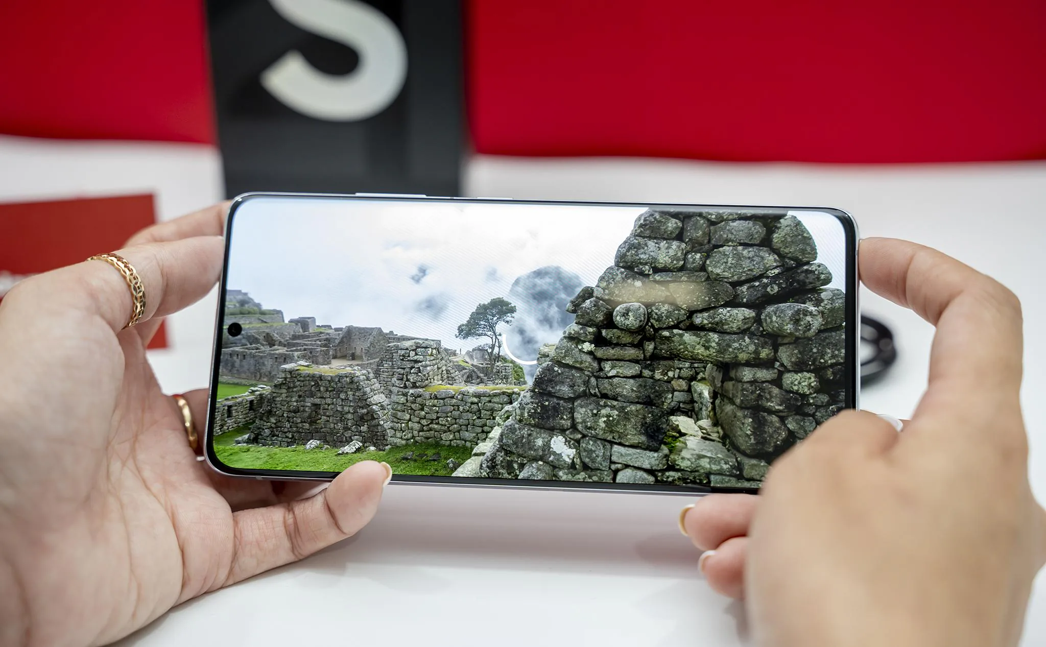 Flagship Samsung S21 Ultra 5G giá 22.99 triệu có đáng sở hữu vào dịp Tết?