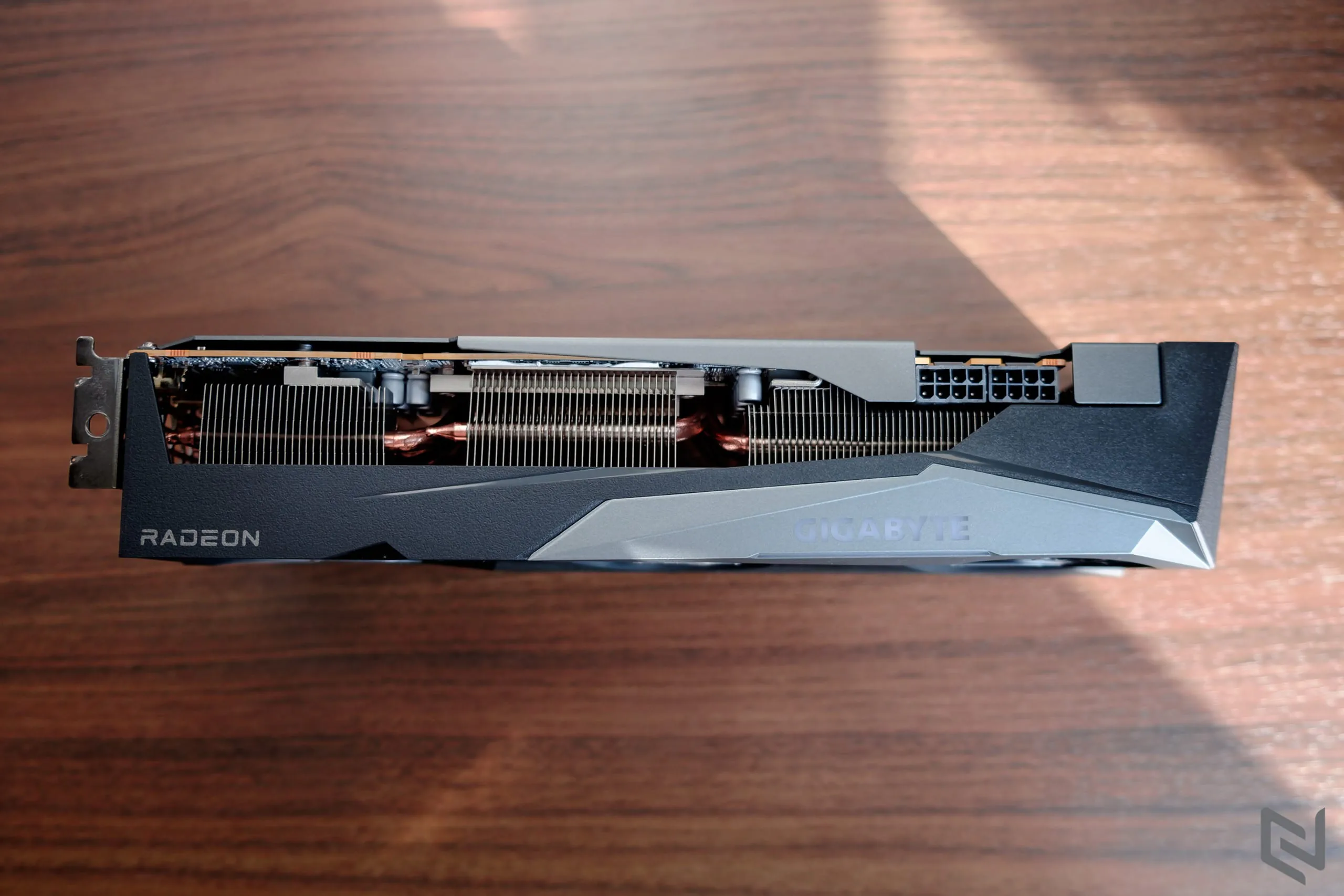 Trên tay card đồ hoạ GIGABYTE Radeon RX 6800 GAMING OC 16G