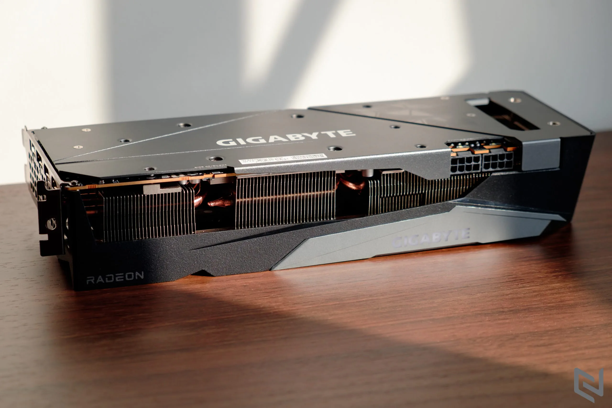 Trên tay card đồ hoạ GIGABYTE Radeon RX 6800 GAMING OC 16G