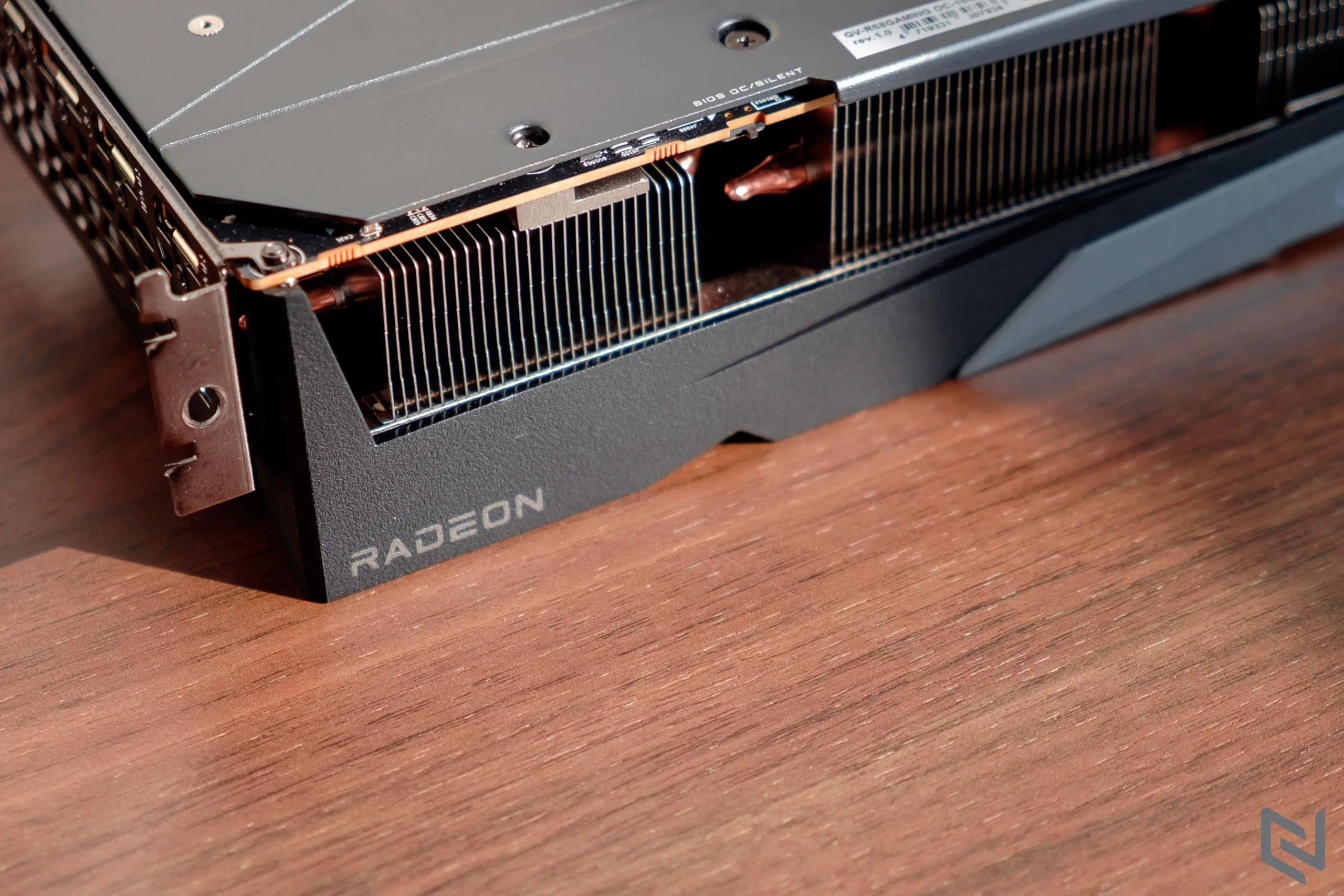 Trên tay card đồ hoạ GIGABYTE Radeon RX 6800 GAMING OC 16G