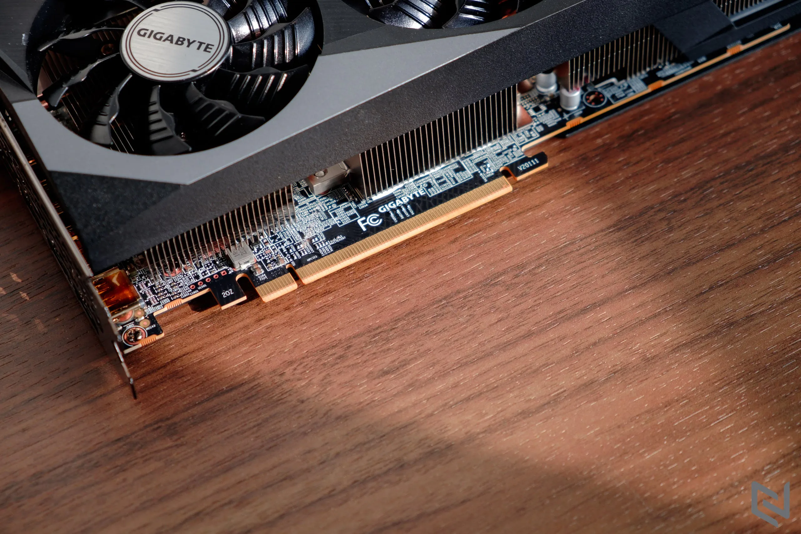 Trên tay card đồ hoạ GIGABYTE Radeon RX 6800 GAMING OC 16G
