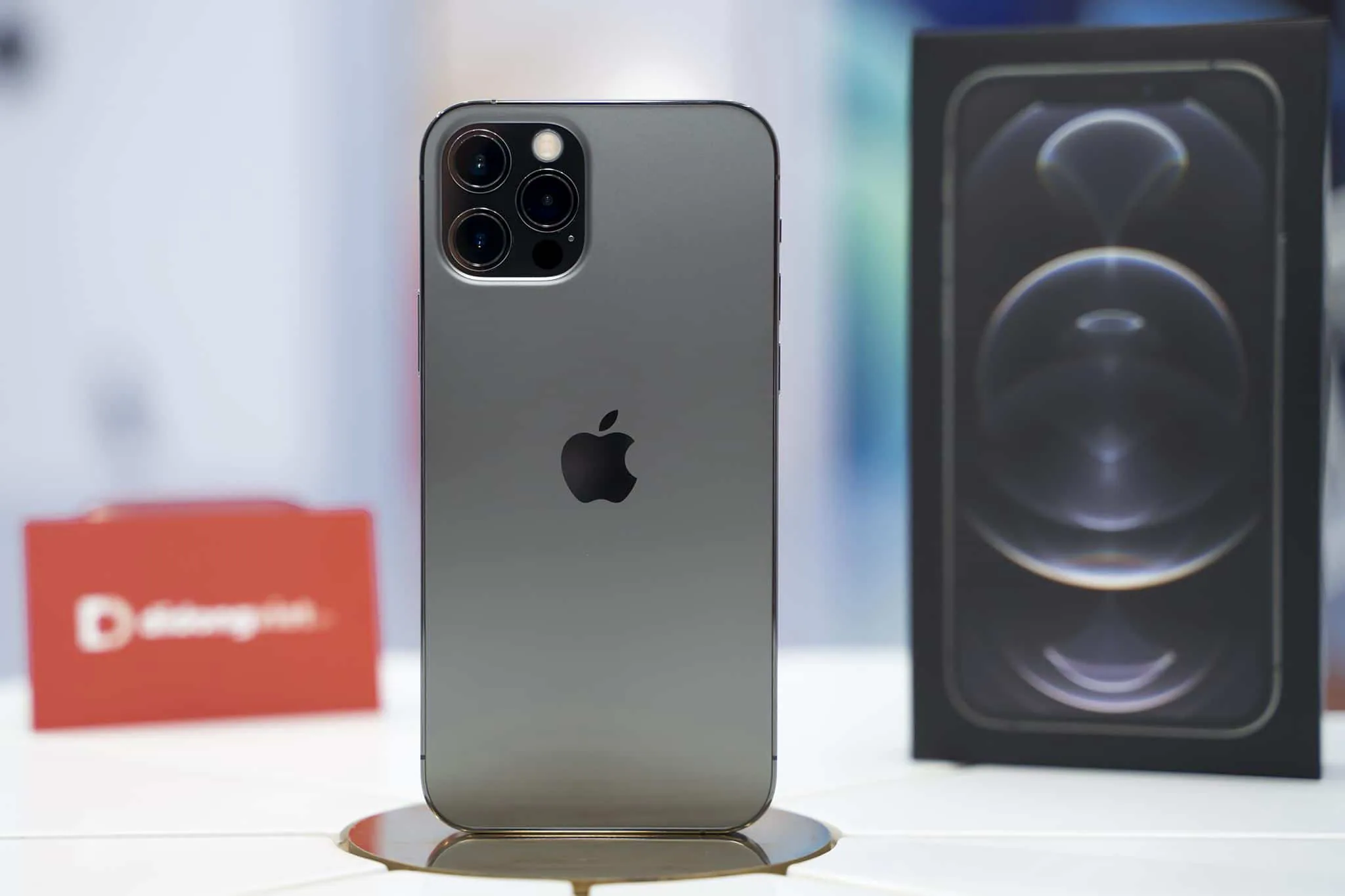 iPhone 12 Pro, 12 Pro Max giảm đến 6.2 triệu dịp cận Tết