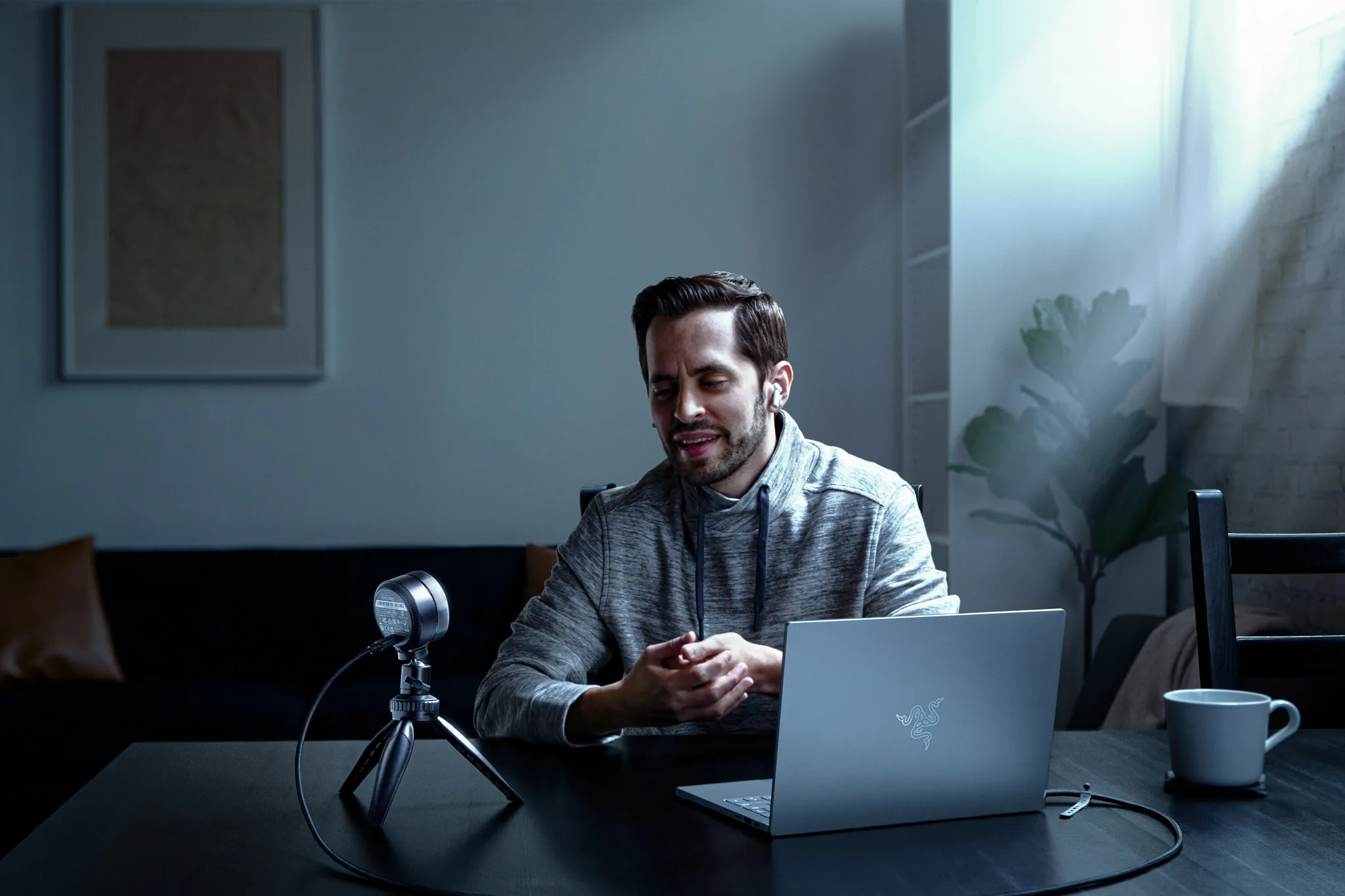 Razer ra mắt webcam Kiyo Pro dành cho game thủ, chế độ HDR 30fps, tích hợp microphone đa hướng 16bit