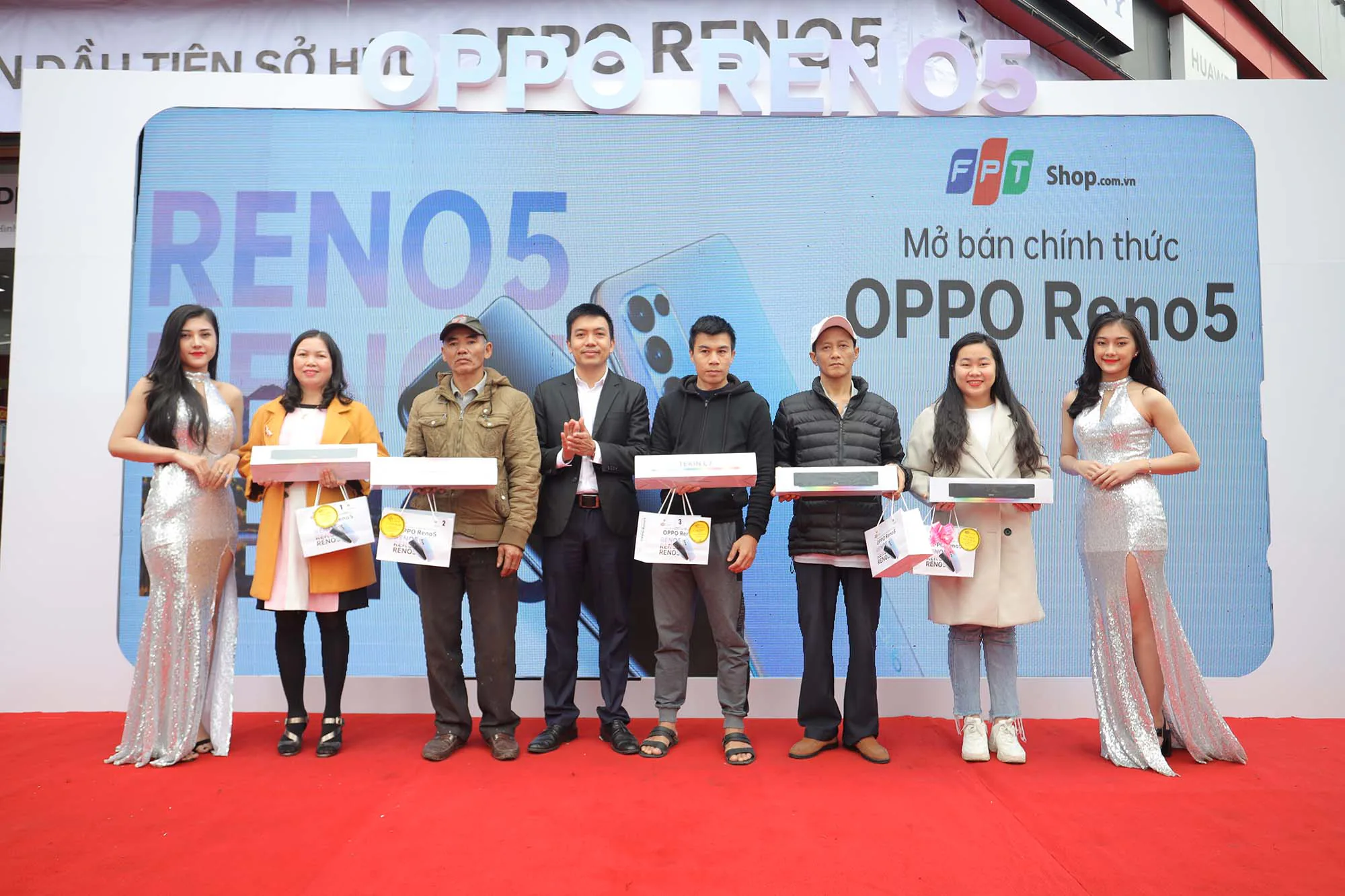OPPO Reno5 là smartphone bán chạy nhất thị trường Việt Nam tháng 1/2021