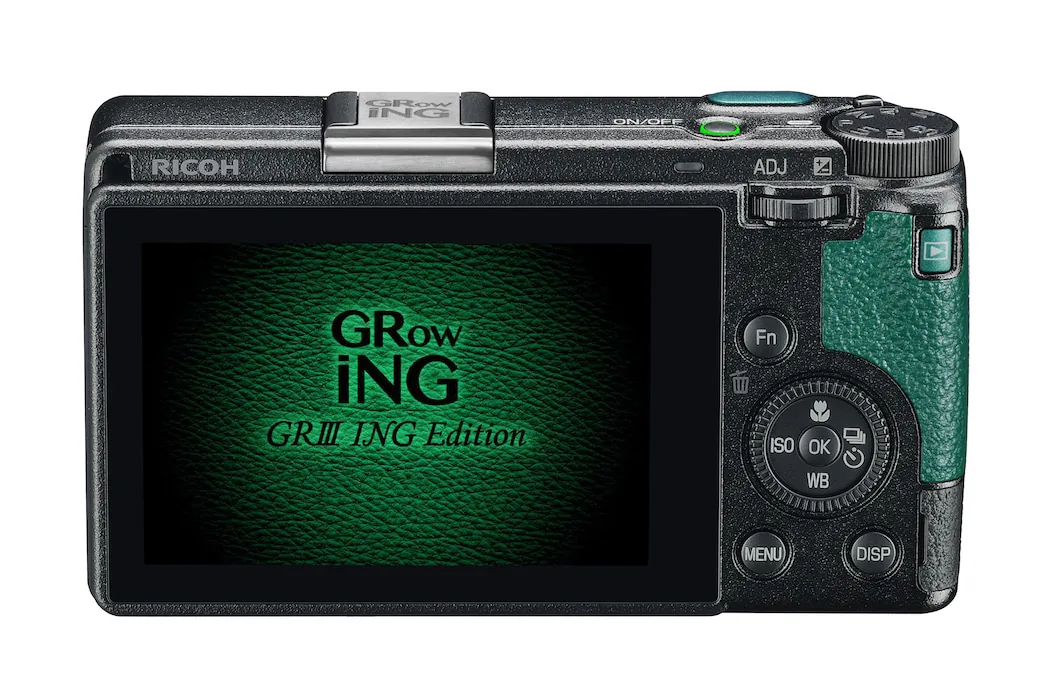 Phiên bản đặc biệt Ricoh GR III 'GRowING' màu xanh sẽ chỉ có tại Trung Quốc