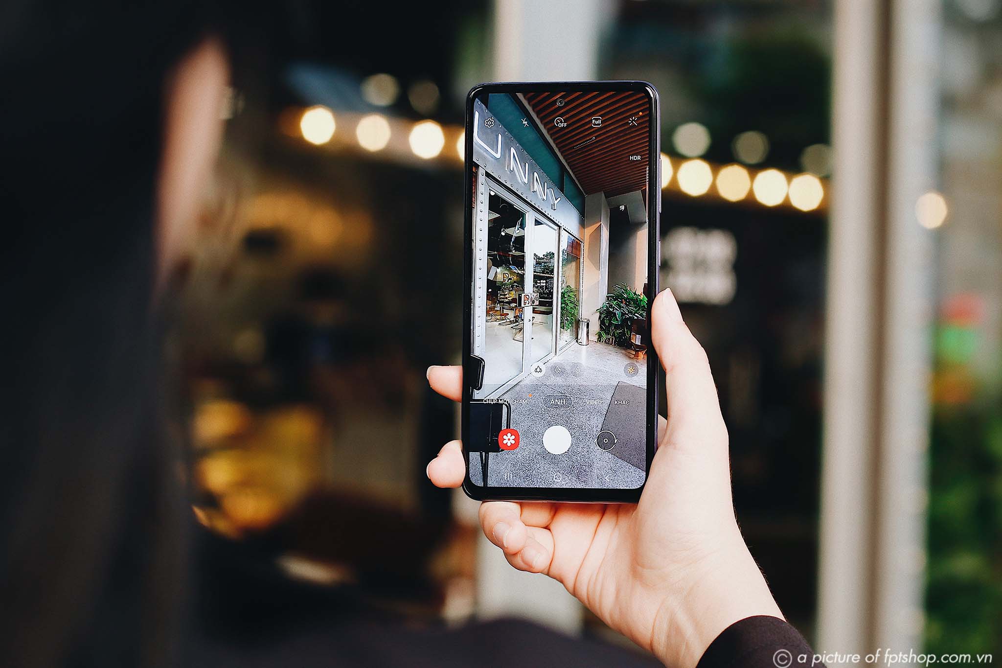 FPT Shop tặng ưu đãi đến 1.2 triệu đồng cho khách hàng đặt trước Galaxy A52 | A72