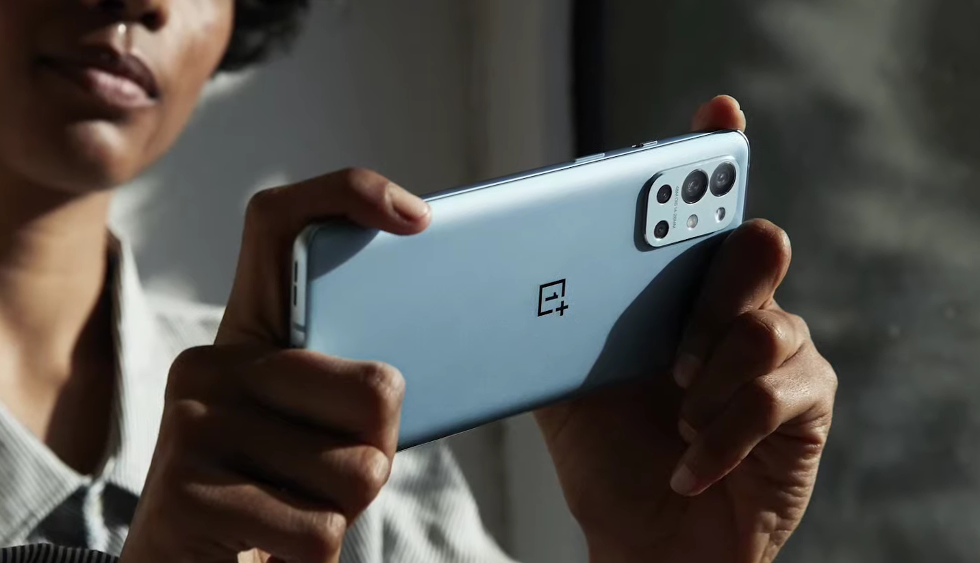 OnePlus 9R ra mắt, smartphone chơi game từ OnePlus với màn hình 120Hz và vi xử lý Snapdragon 870