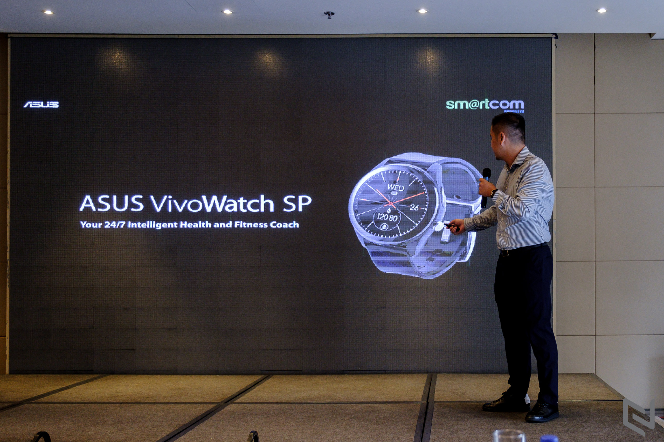 ASUS ra mắt đồng hồ thông minh VivoWatch SP và giới thiệu nhà phân phối Smartcom