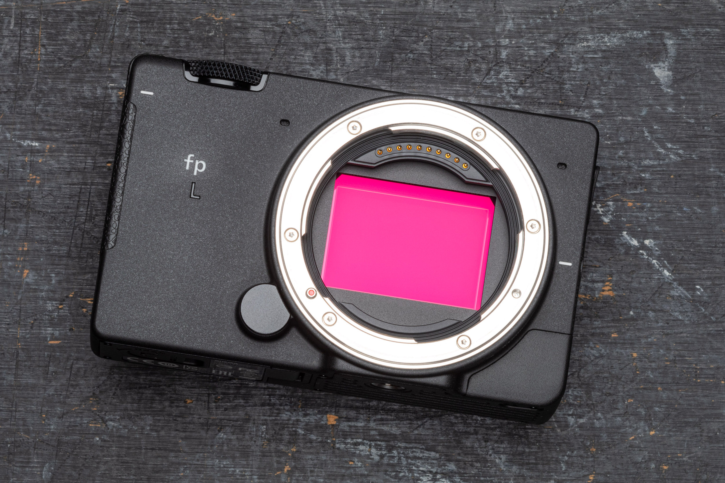 Sigma ra mắt máy ảnh fp L 61MP mới thêm độ phân giải và thêm tuỳ chọn EVF cho thiết bị
