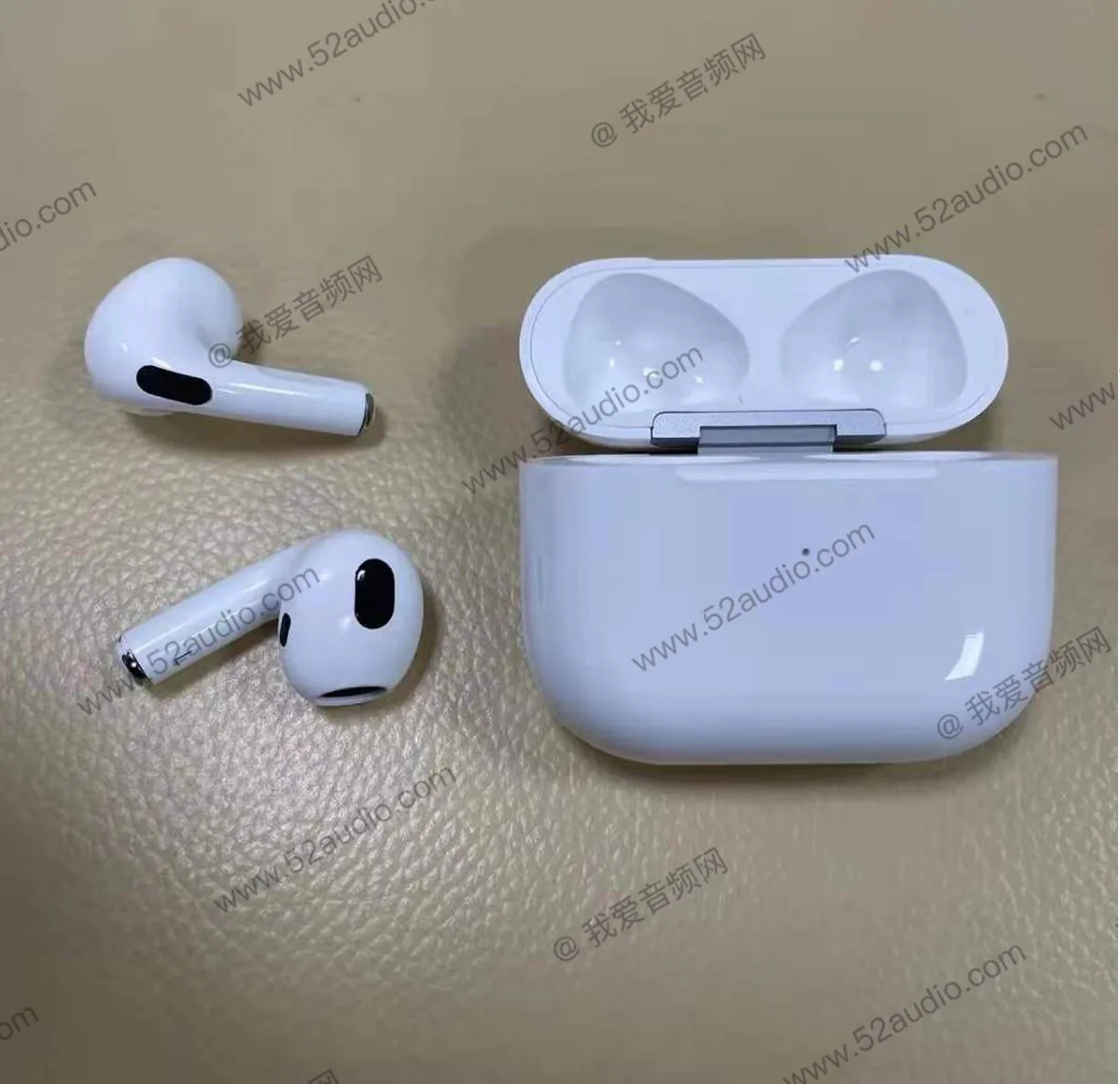 Lộ diện ảnh thực tế và trên tay mới nhất của AirPods 3, giống AirPods Pro và AirPods 2 kết hợp