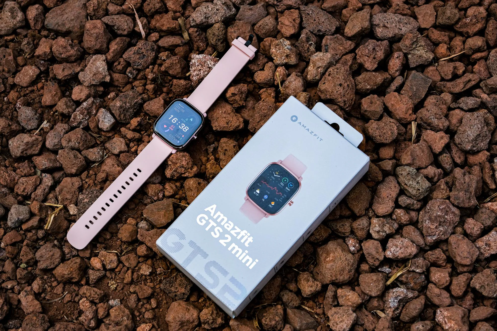 Trên tay Amazfit GTS 2 mini: Hoàn thiện cao cấp, nhiều tính năng theo dõi sức khoẻ