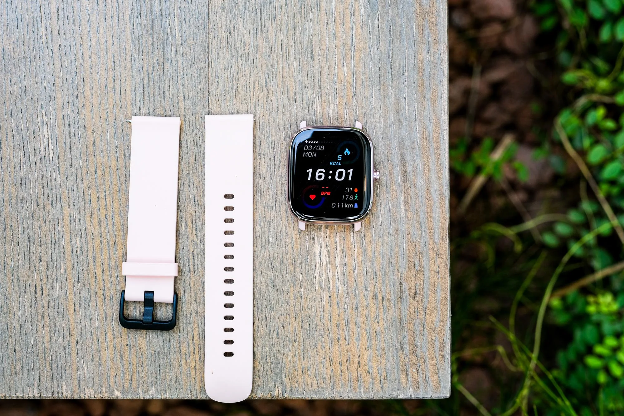 Trên tay Amazfit GTS 2 mini: Hoàn thiện cao cấp, nhiều tính năng theo dõi sức khoẻ