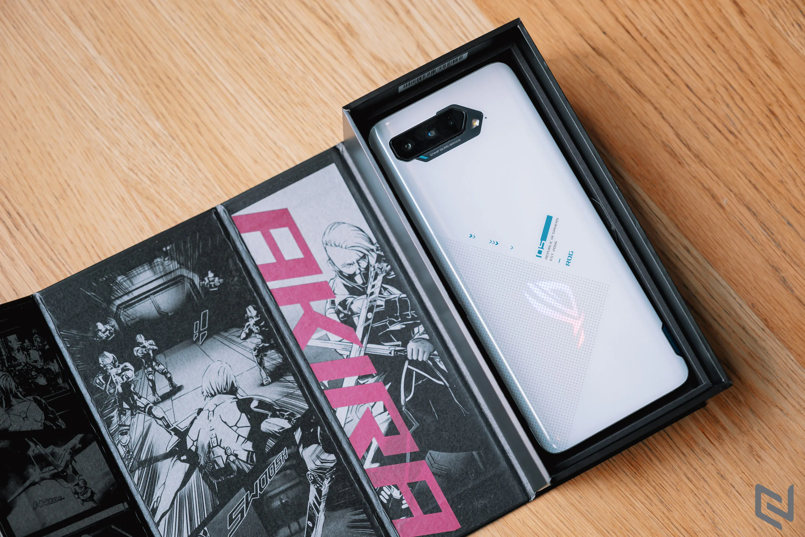 trên tay ASUS ROG Phone 5