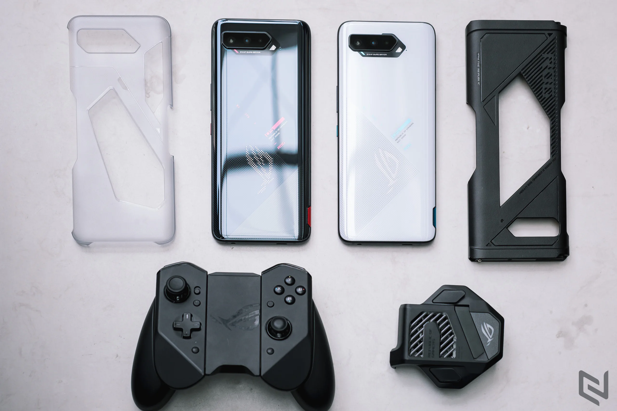 Trên tay smartphone gaming ROG Phone 5 mới từ ASUS: Thiết kế mới lạ, công nghệ đột phá và trang bị Snapdragon 888 5G