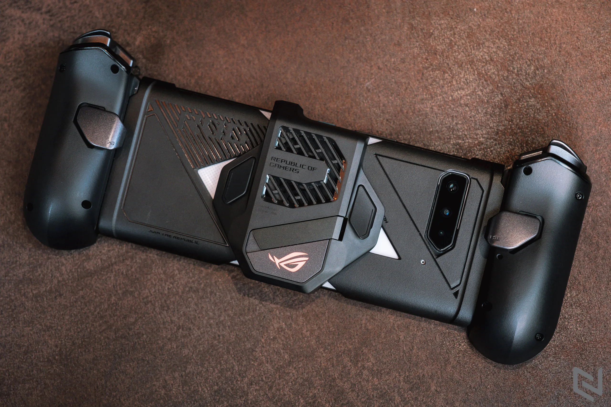 trên tay ASUS ROG Phone 5