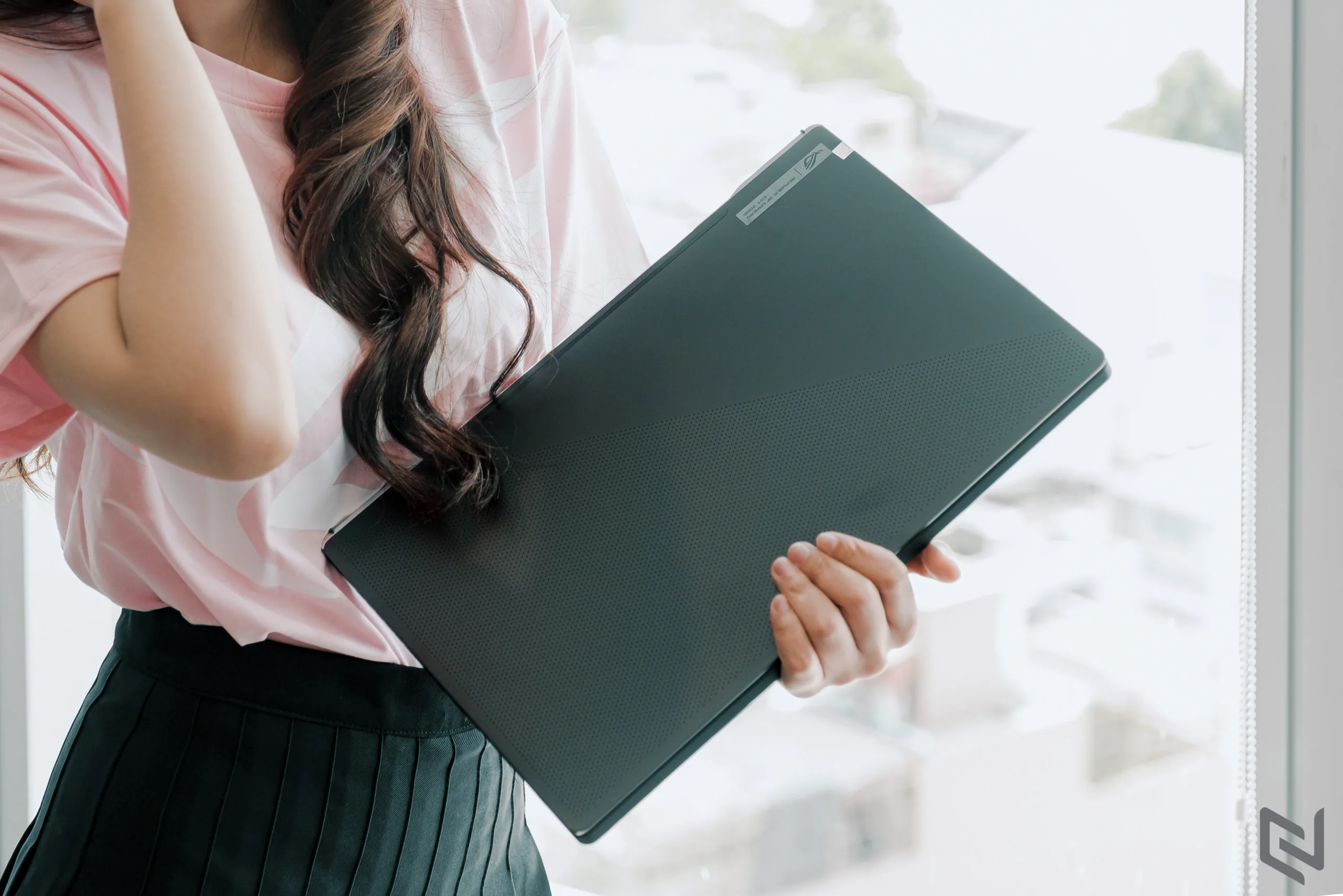 ASUS ra mắt laptop chơi game ROG Zephyrus G14 và G15 mới cực thơm, cực mạnh