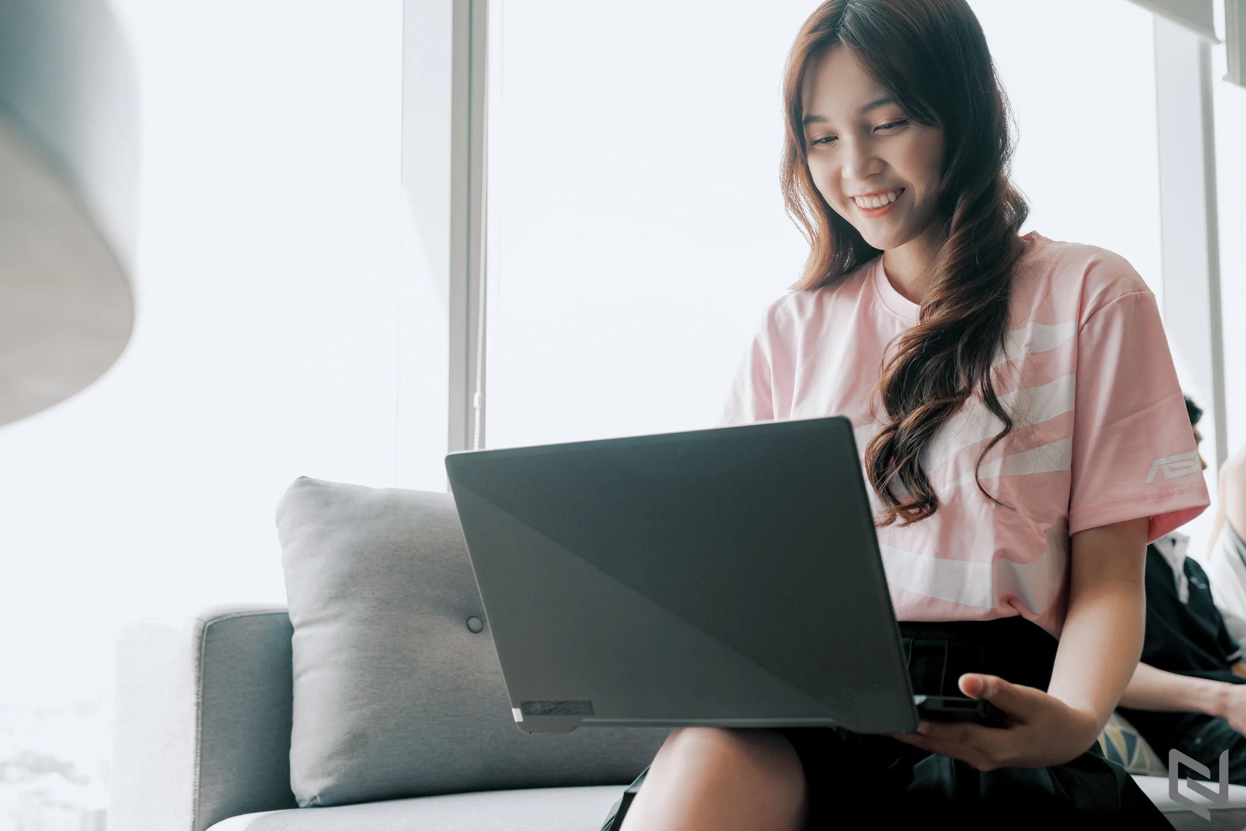 ASUS ra mắt laptop chơi game ROG Zephyrus G14 và G15 mới cực thơm, cực mạnh