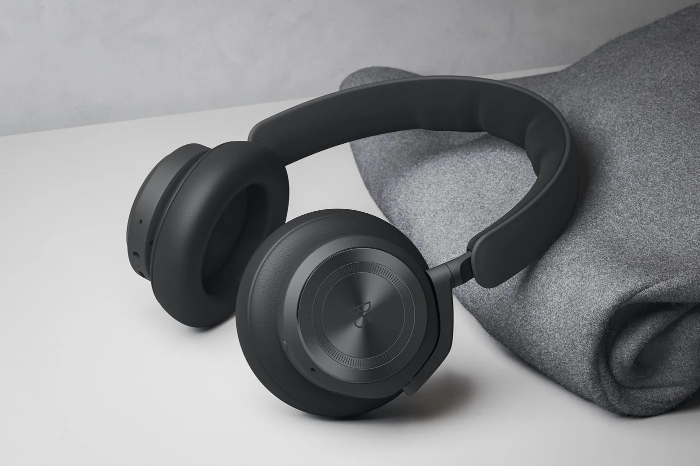 Bang & Olufsen ra mắt tai nghe BeoPlay HX mới, thời lượng pin 35 giờ