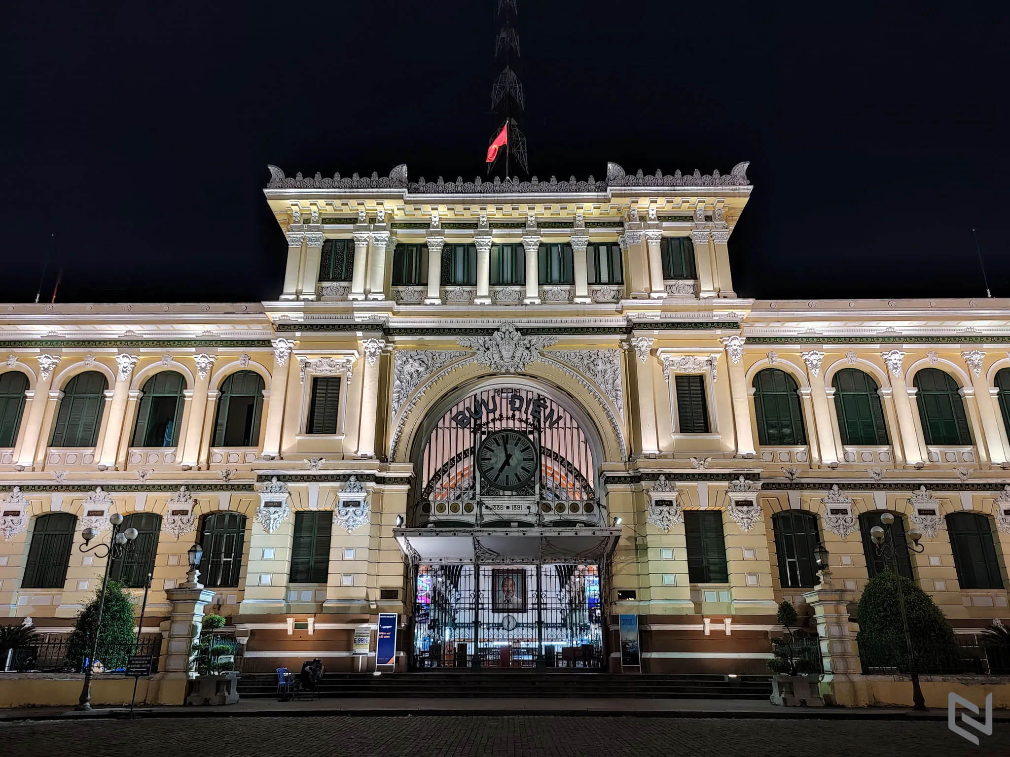 Mở hộp và đánh giá nhanh Redmi Note 10 Pro: Hiệu năng và camera mạnh mẽ bậc nhất trong phân khúc tầm trung
