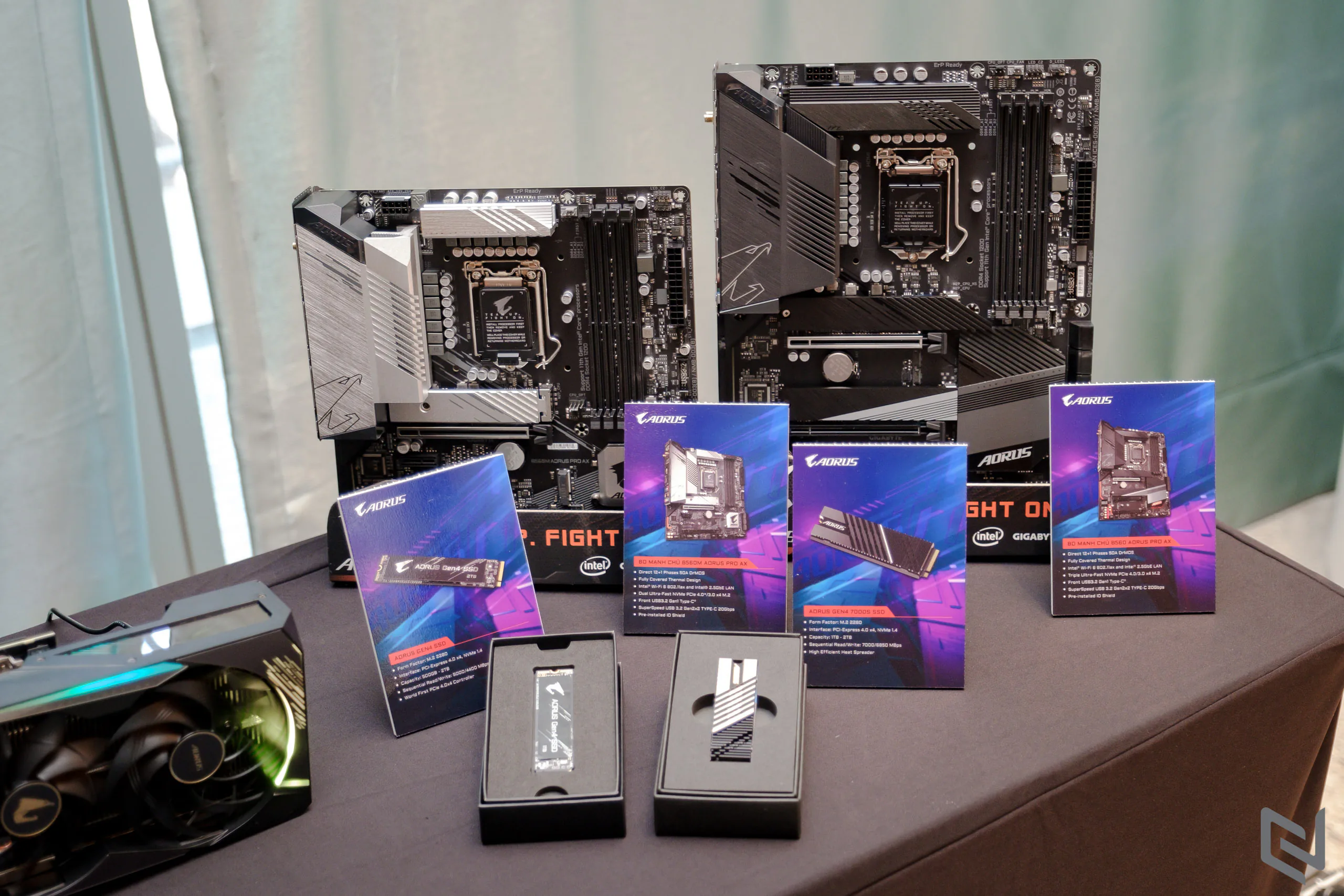 Gigabyte ra mắt bo mạch chủ 500 Series và loạt màn hình AORUS 2021