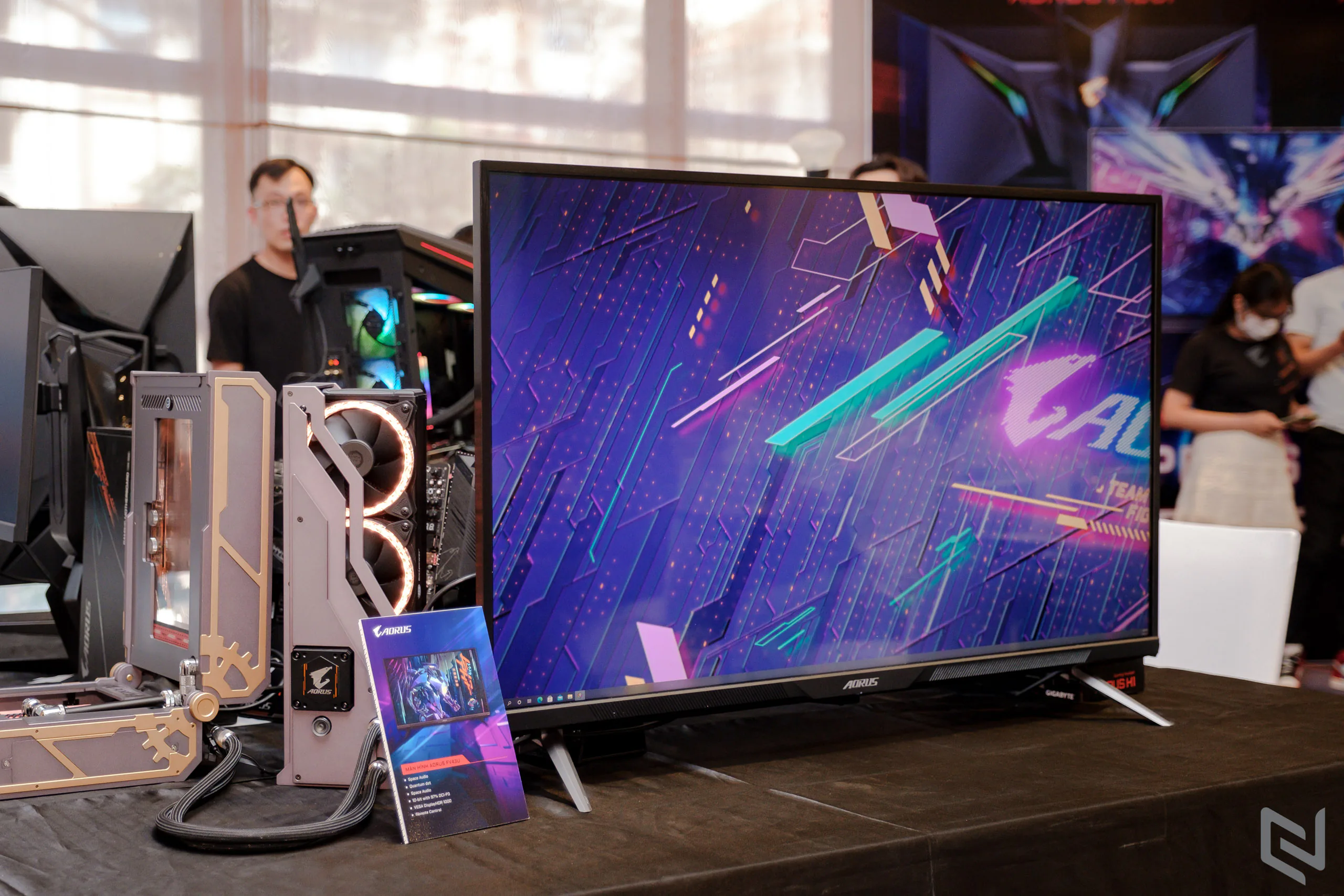 Gigabyte ra mắt bo mạch chủ 500 Series và loạt màn hình AORUS 2021