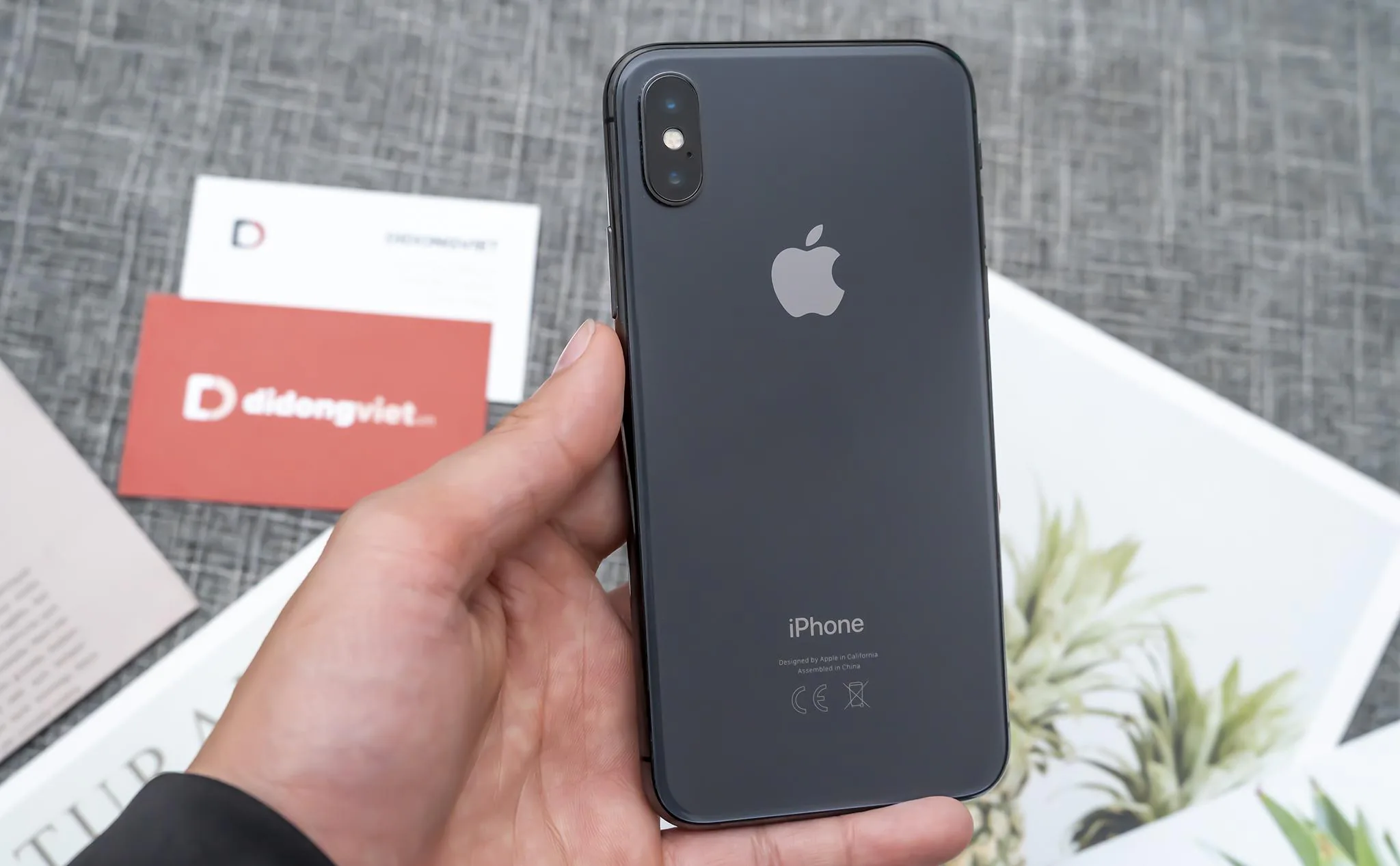 iPhone Xs, Xs Max giá chỉ còn từ 9.5 triệu. Trade-in tiết kiệm đến 7.8 triệu