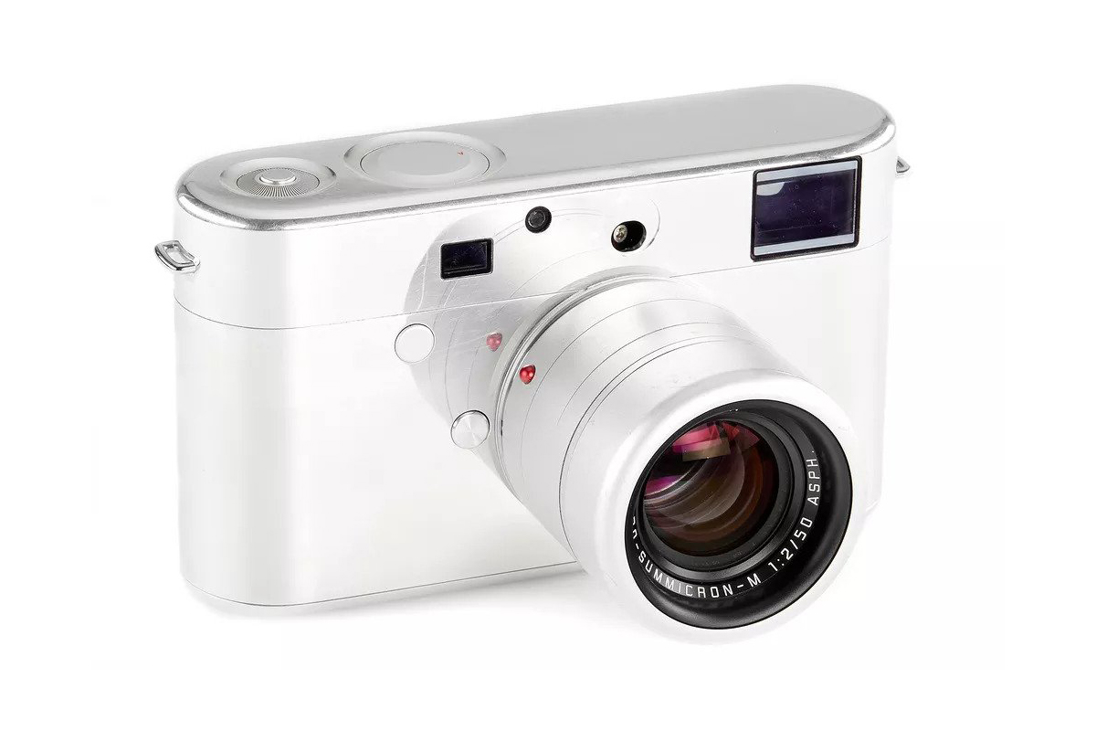 Một nguyên mẫu máy ảnh Leica hợp tác thiết kế giữa Jony Ive và Marc Newson sắp được đấu giá