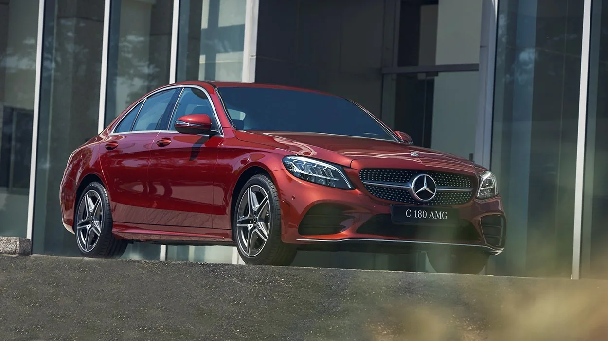 Mercedes-Benz ra mắt gói C180 AMG mới phong cách thể thao giá 1.499 tỷ đồng