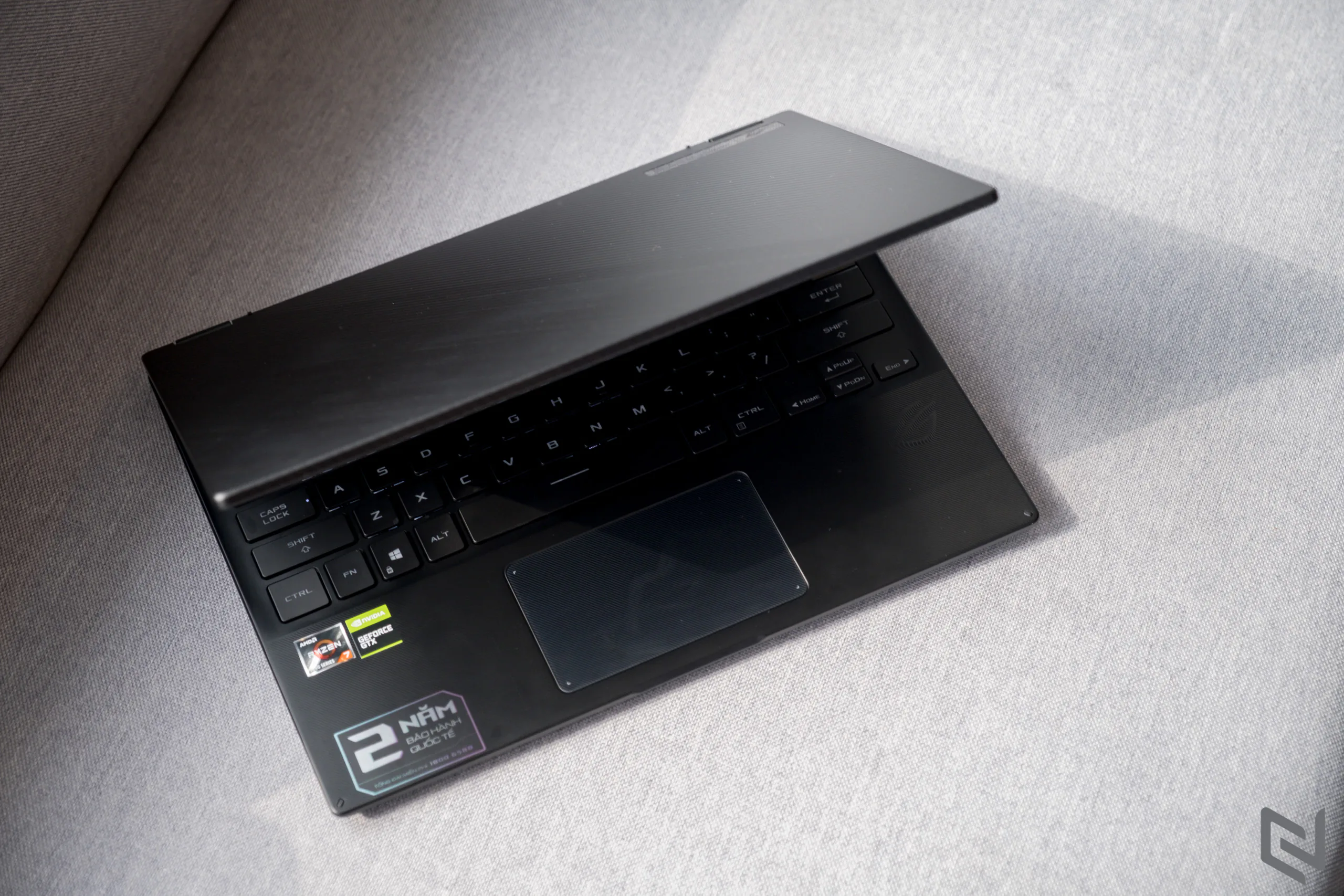 ASUS giới thiệu laptop gaming xoay gập 2-in-1 ROG Flow X13 tại thị trường Việt Nam