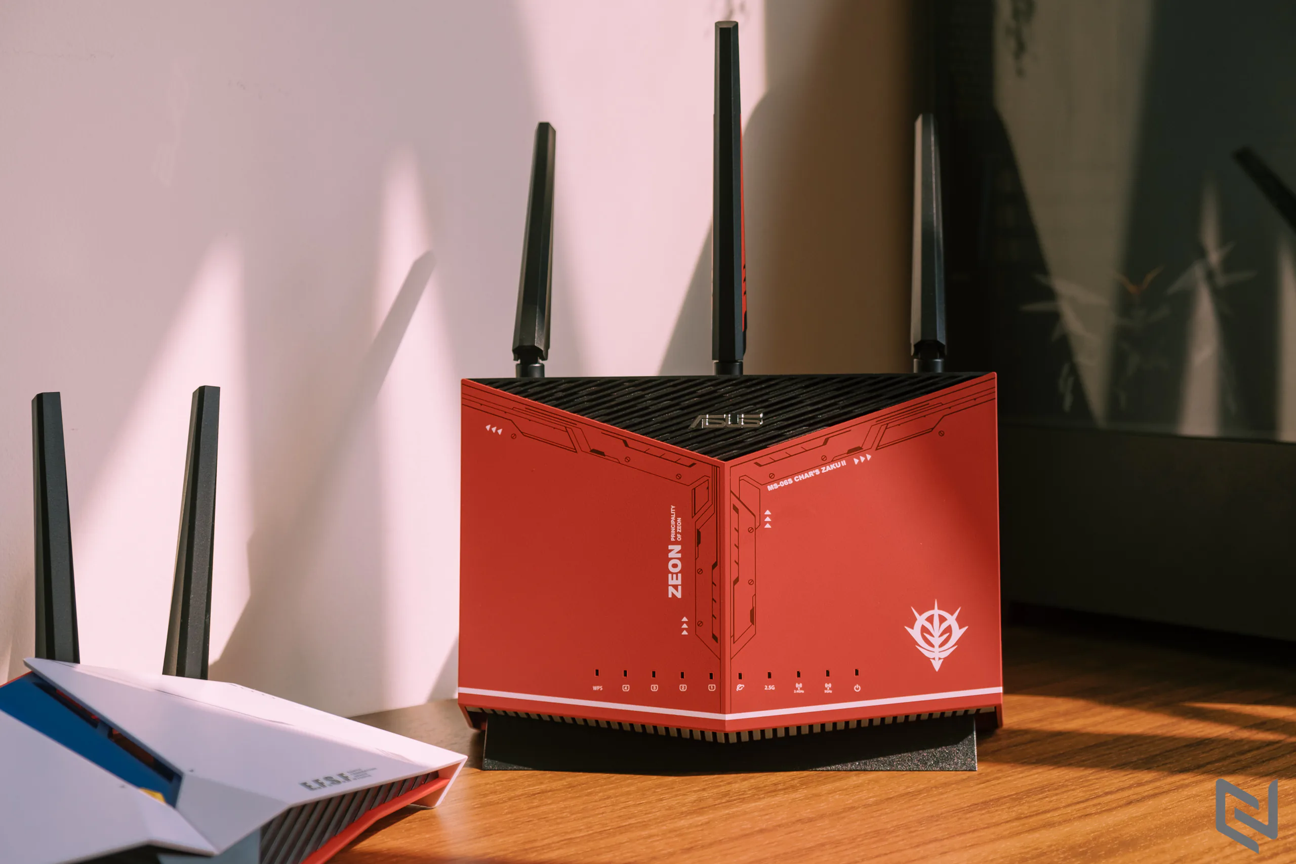 Trên tay bộ đôi router RT-AX86U và RT-AX82U phiên bản Gundam