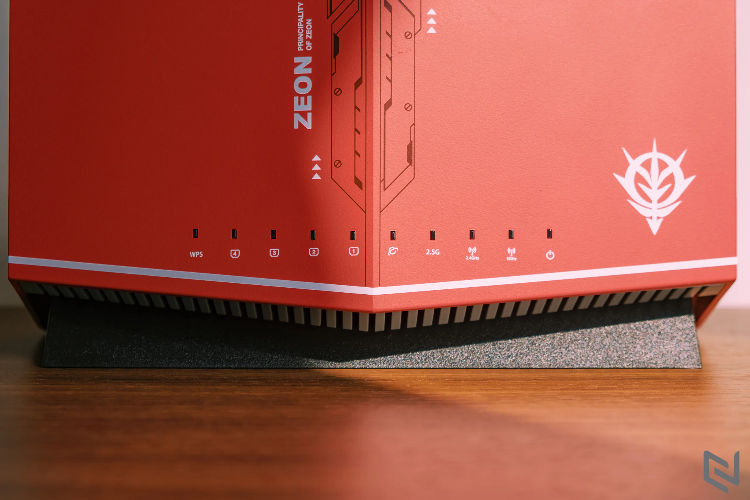 Trên tay bộ đôi router RT-AX86U và RT-AX82U phiên bản Gundam
