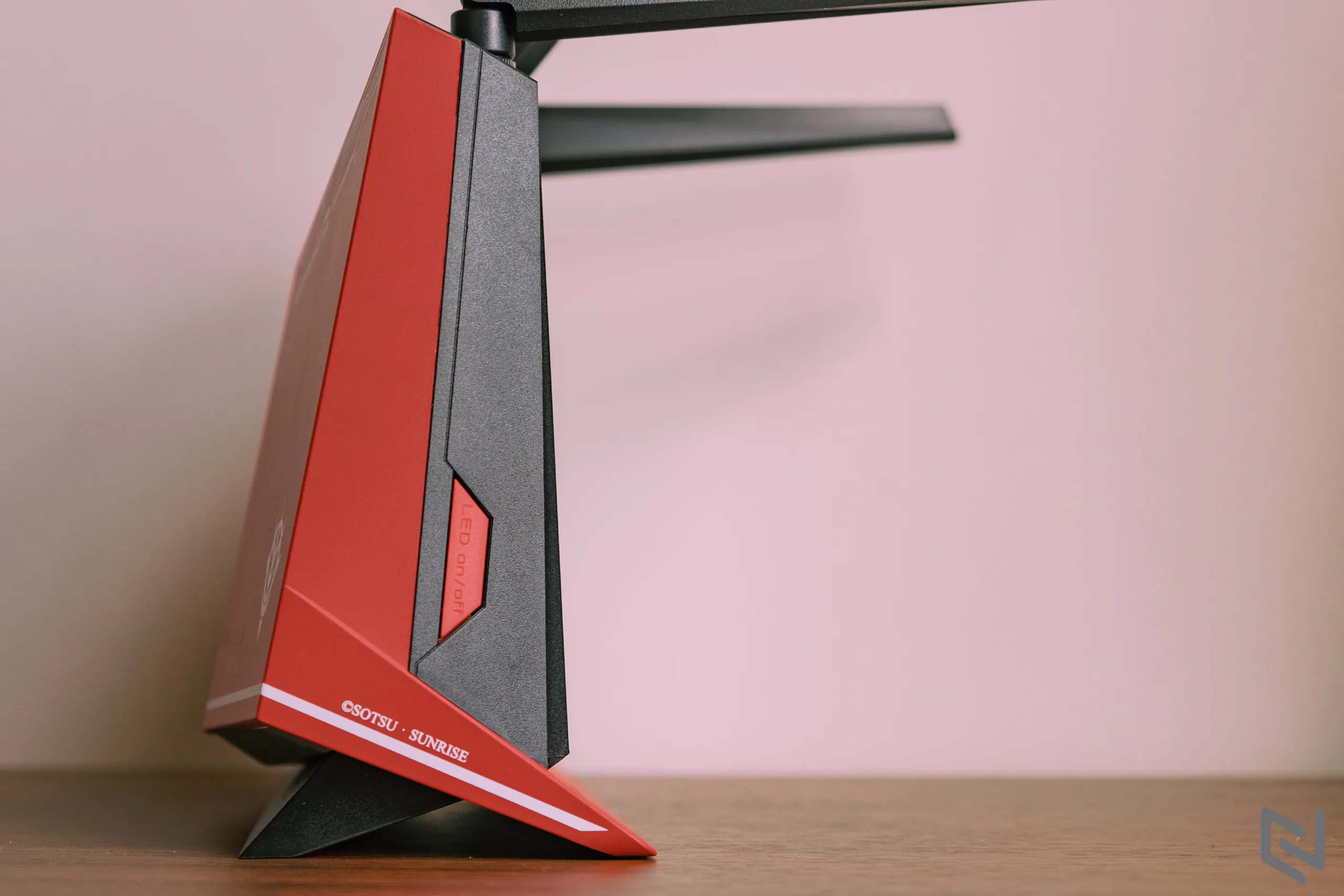 Trên tay bộ đôi router RT-AX86U và RT-AX82U phiên bản Gundam