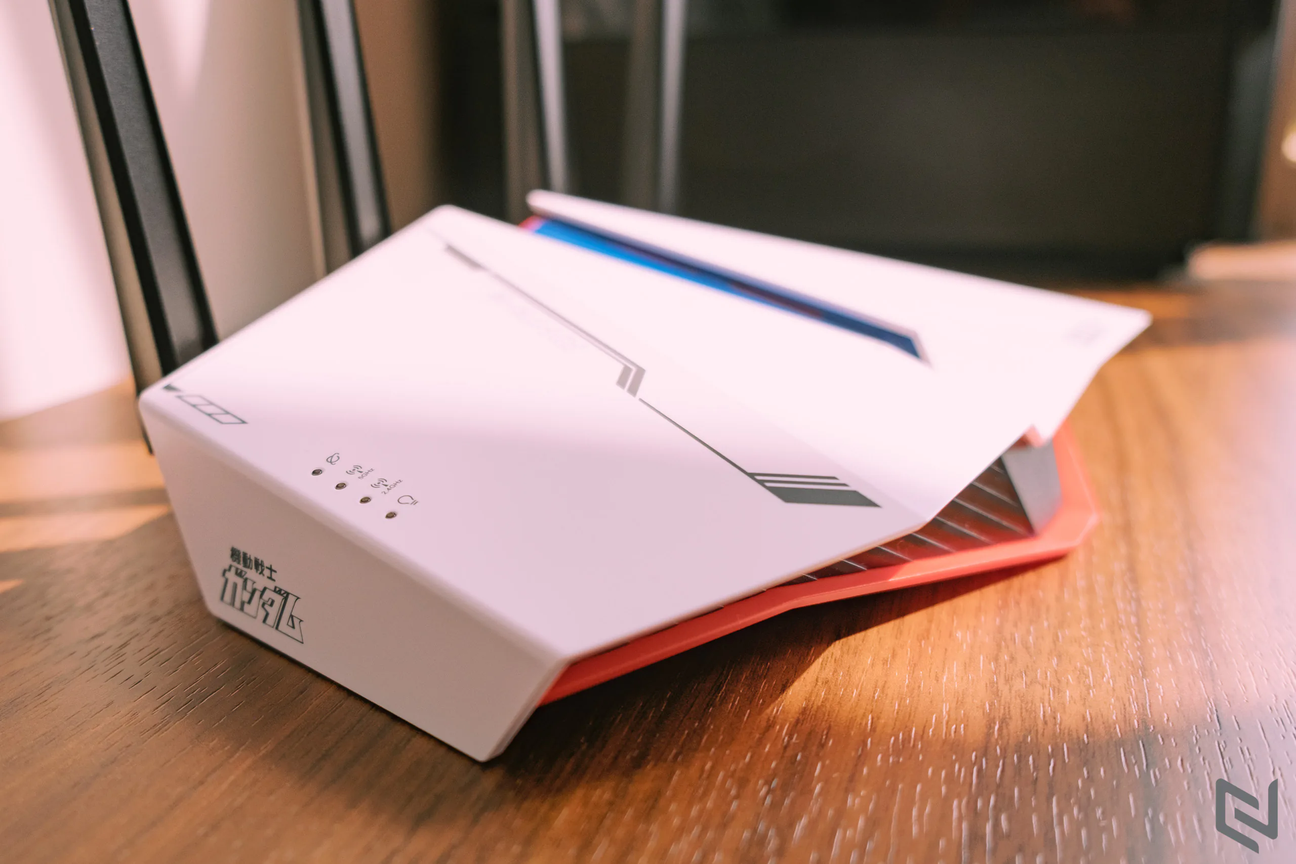 Trên tay bộ đôi router RT-AX86U và RT-AX82U phiên bản Gundam