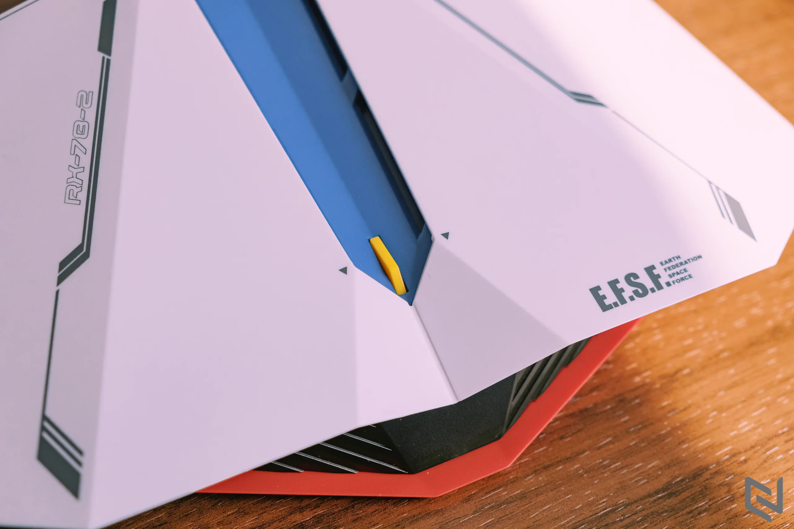 Trên tay bộ đôi router RT-AX86U và RT-AX82U phiên bản Gundam