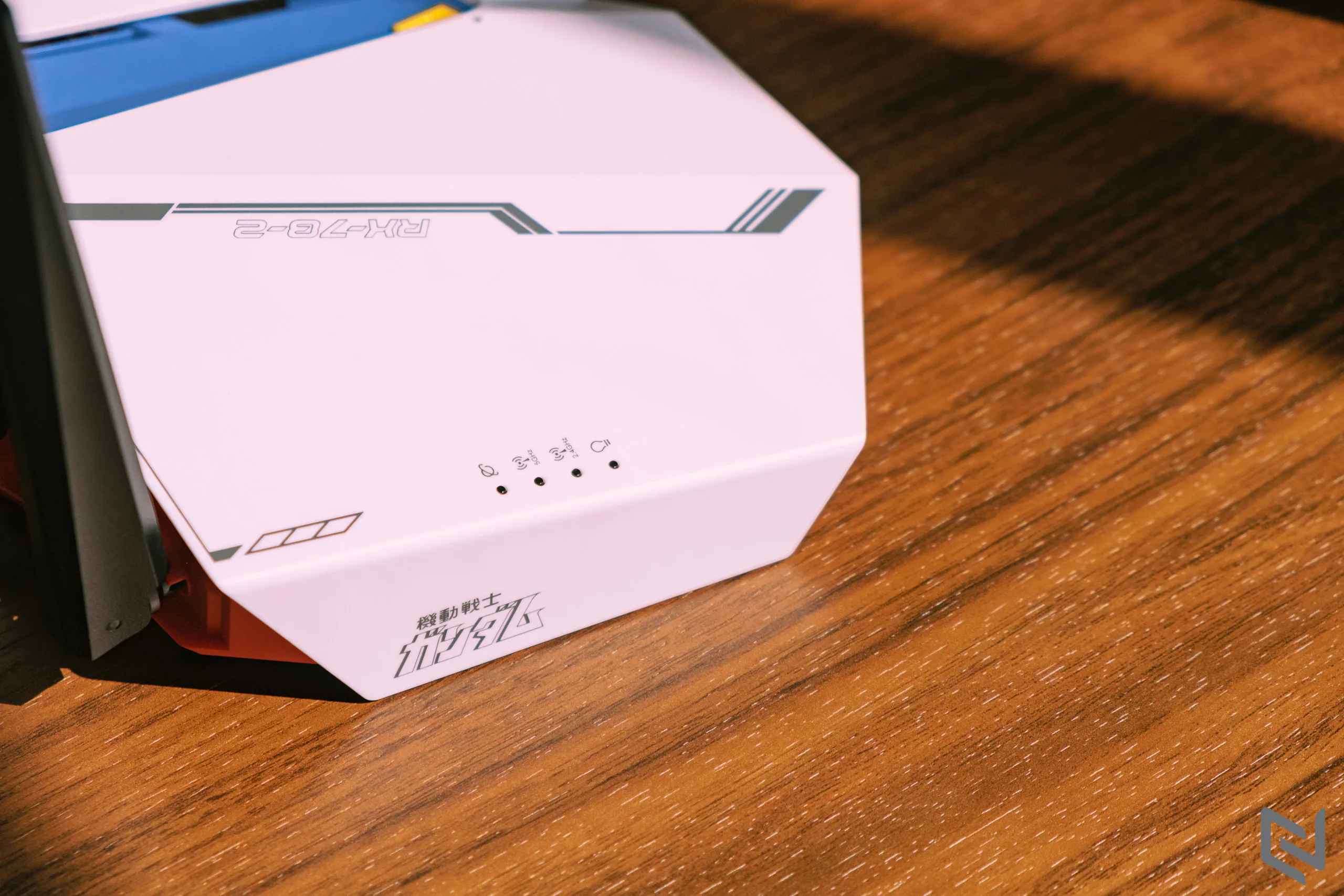 Trên tay bộ đôi router RT-AX86U và RT-AX82U phiên bản Gundam