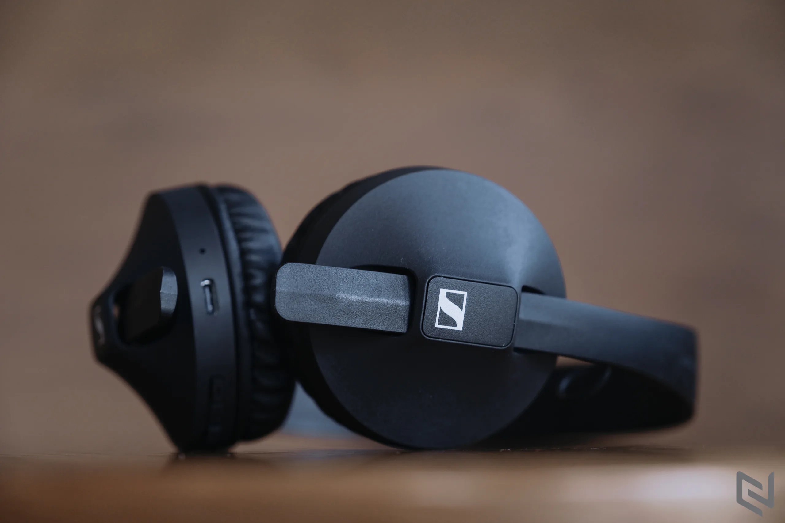 Trải nghiệm Sennheiser HD 250BT: Kiểu dáng on-ear nhỏ gọn, pin 25h, giá 2.2 triệu