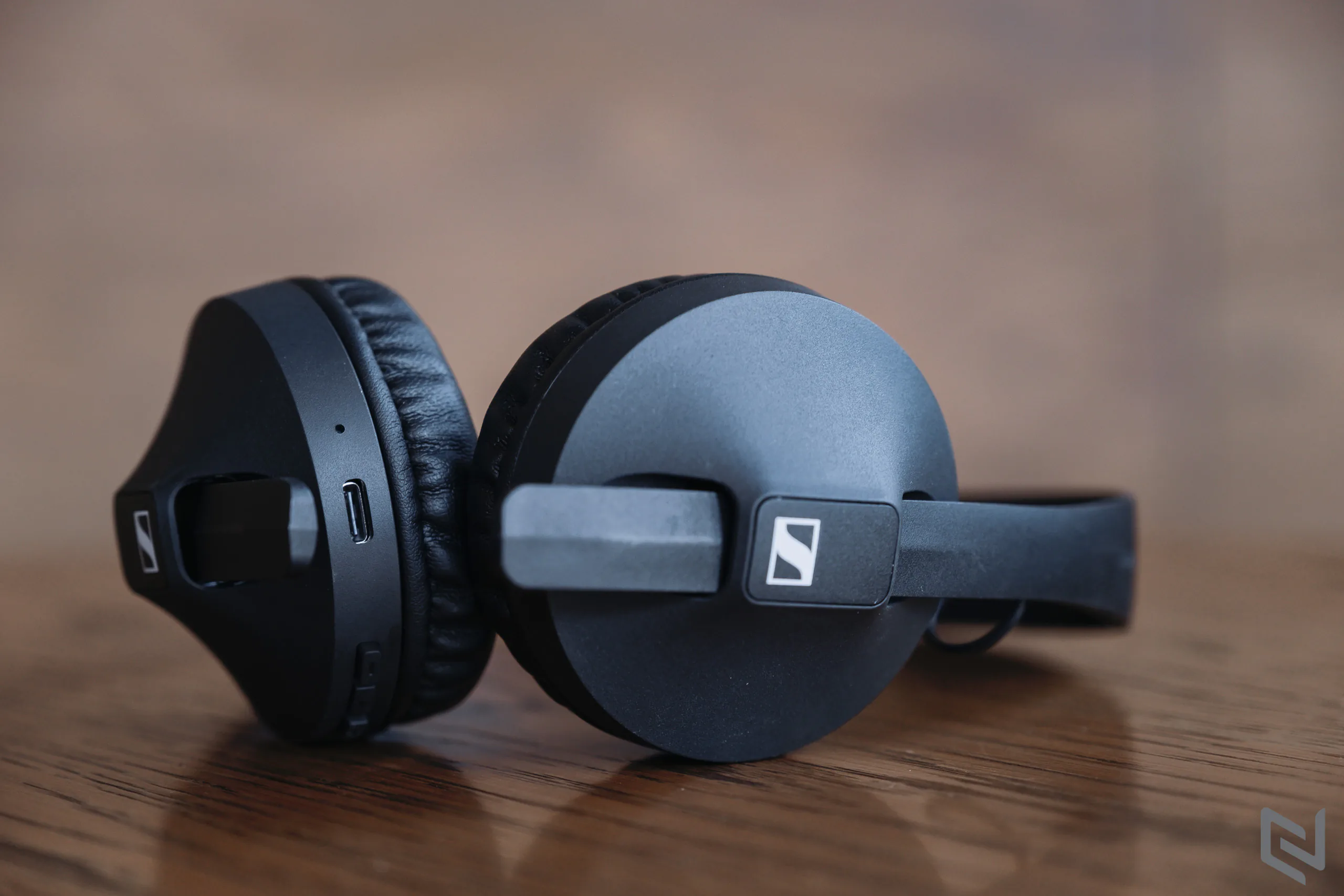 Trải nghiệm Sennheiser HD 250BT: Kiểu dáng on-ear nhỏ gọn, pin 25h, giá 2.2 triệu