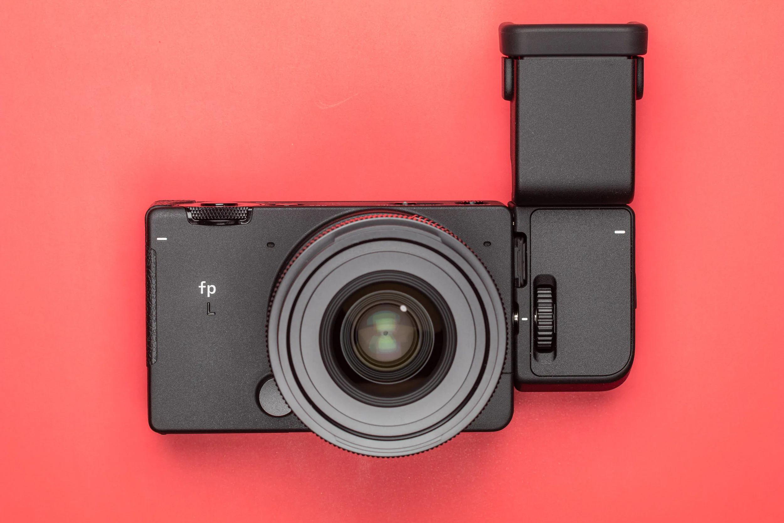 Sigma ra mắt máy ảnh fp L 61MP mới thêm độ phân giải và thêm tuỳ chọn EVF cho thiết bị