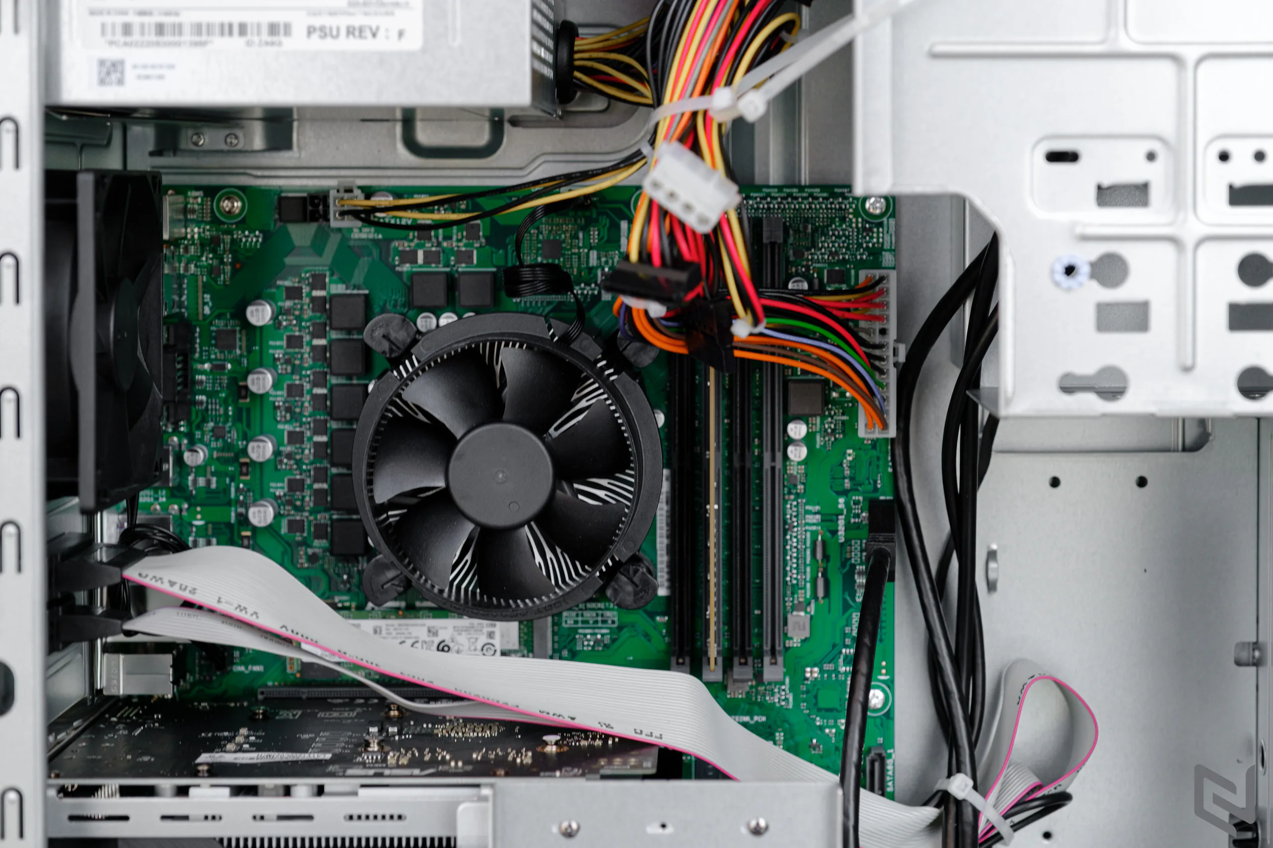 ASUS bổ sung ExpertCenter D7 series với cấu hình mạnh mẽ hơn vào loạt máy tính để bàn chuyên biệt cho doanh nghiệp