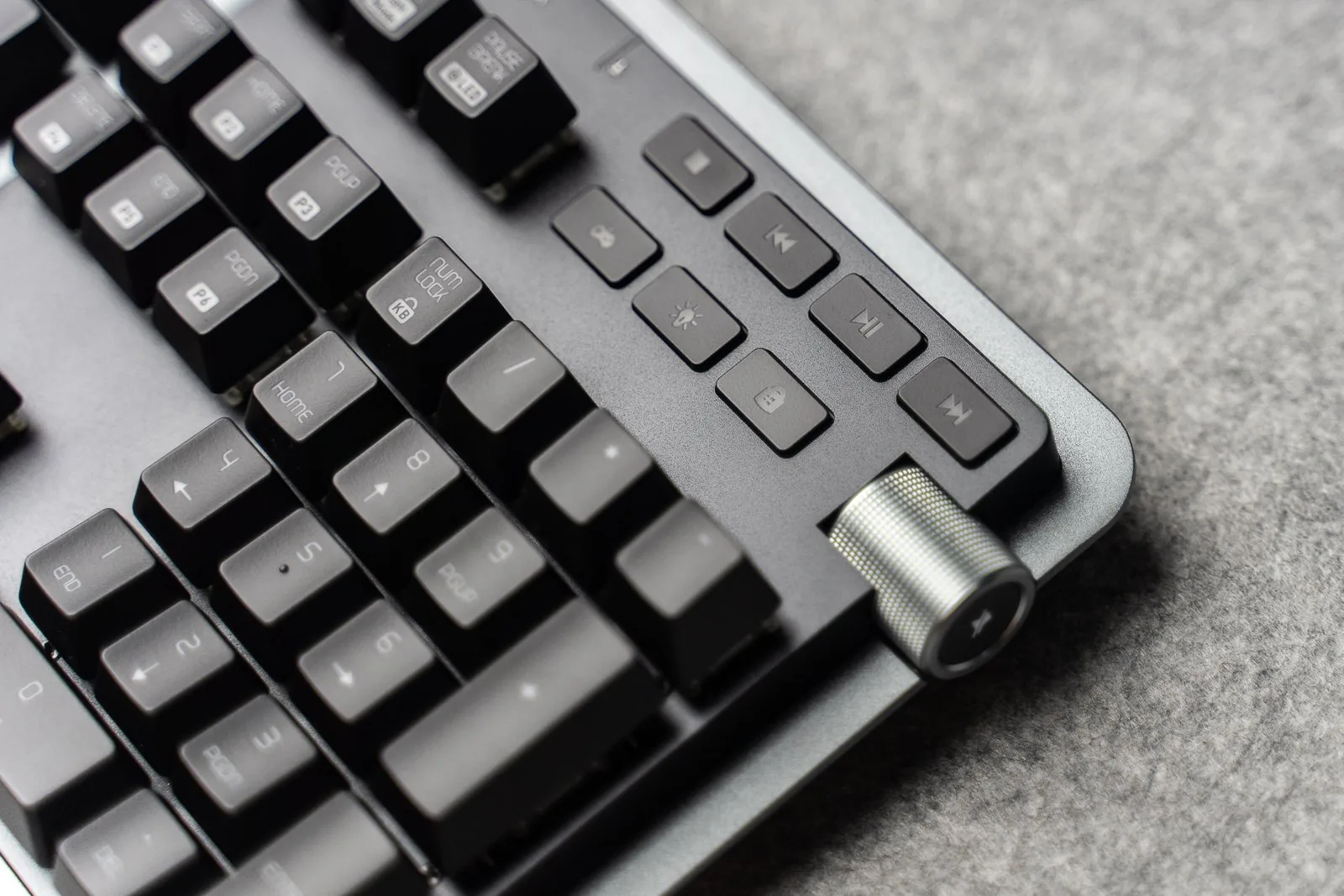 Trên tay nhanh bộ gaming gear Argent Series đến từ Thermaltake
