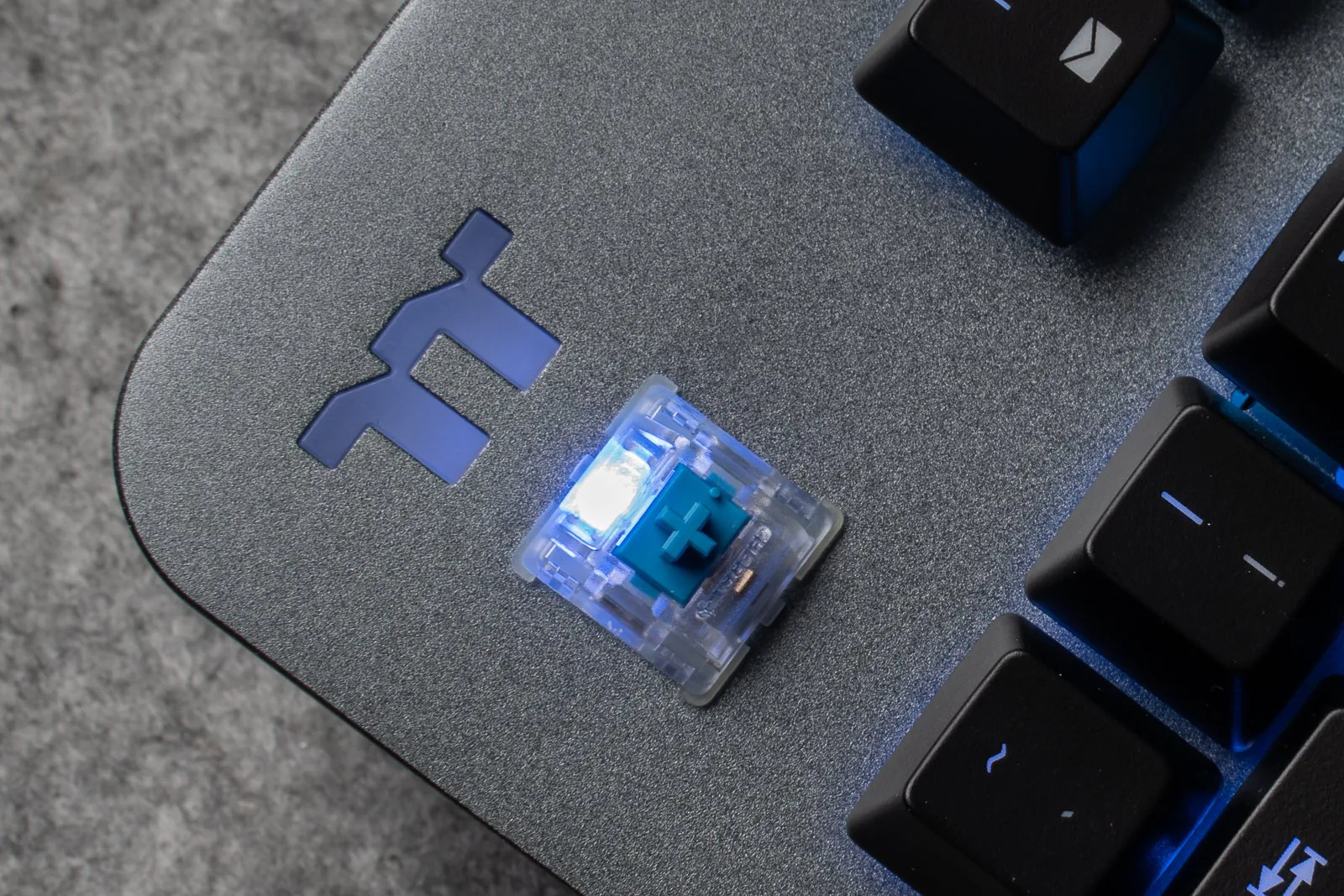 Trên tay nhanh bộ gaming gear Argent Series đến từ Thermaltake