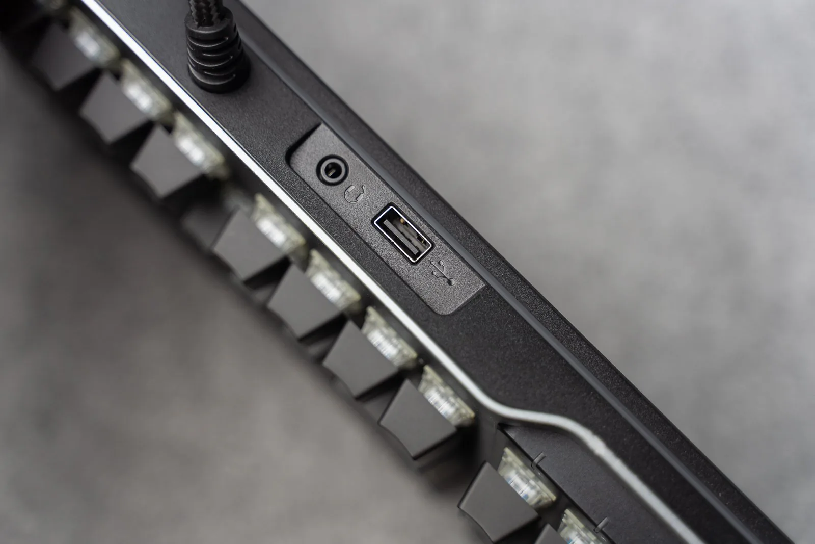 Trên tay nhanh bộ gaming gear Argent Series đến từ Thermaltake
