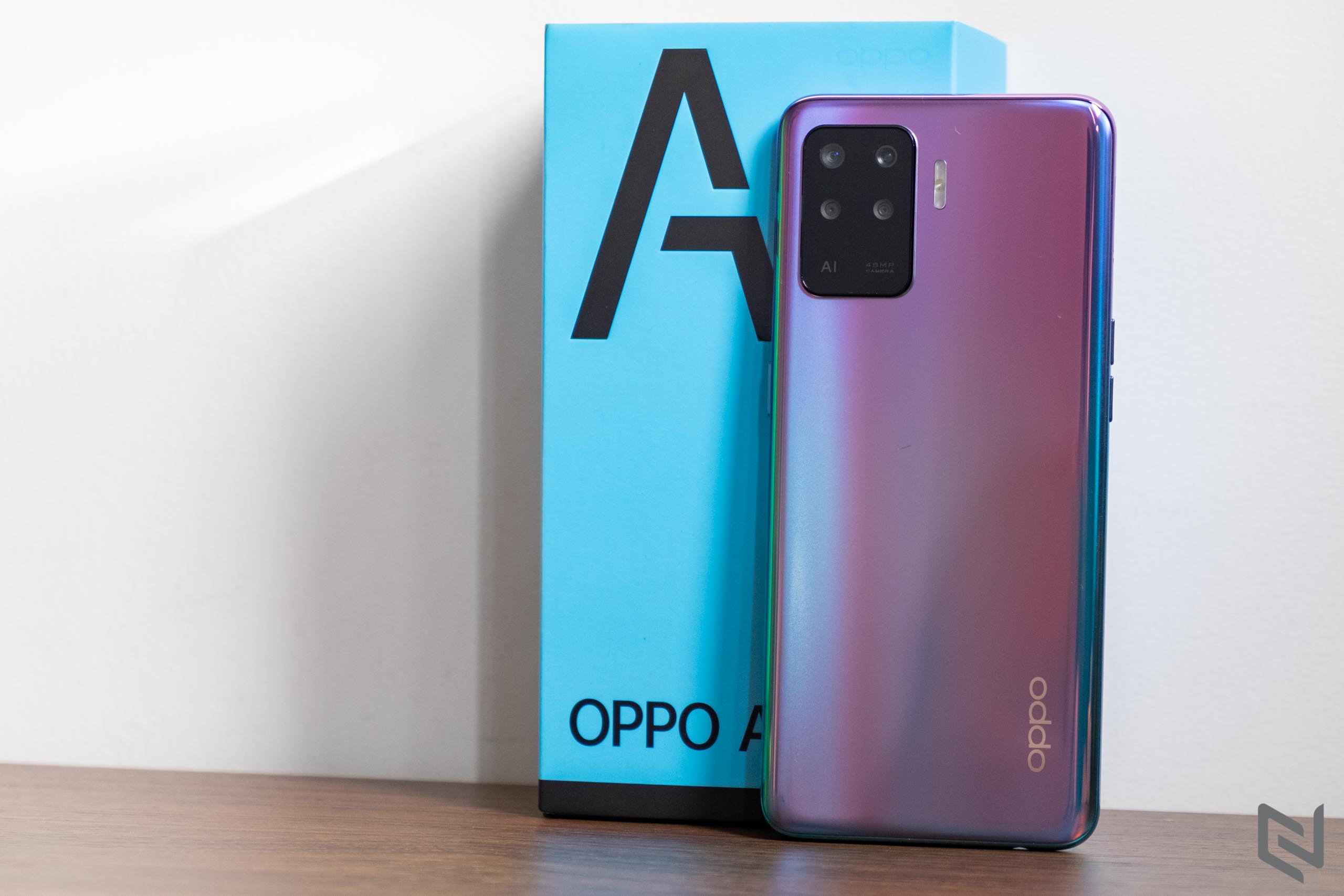 Mở hộp OPPO A94: Màu sắc cực kỳ bắt mắt, màn hình lớn tối ưu giải trí và 4 camera