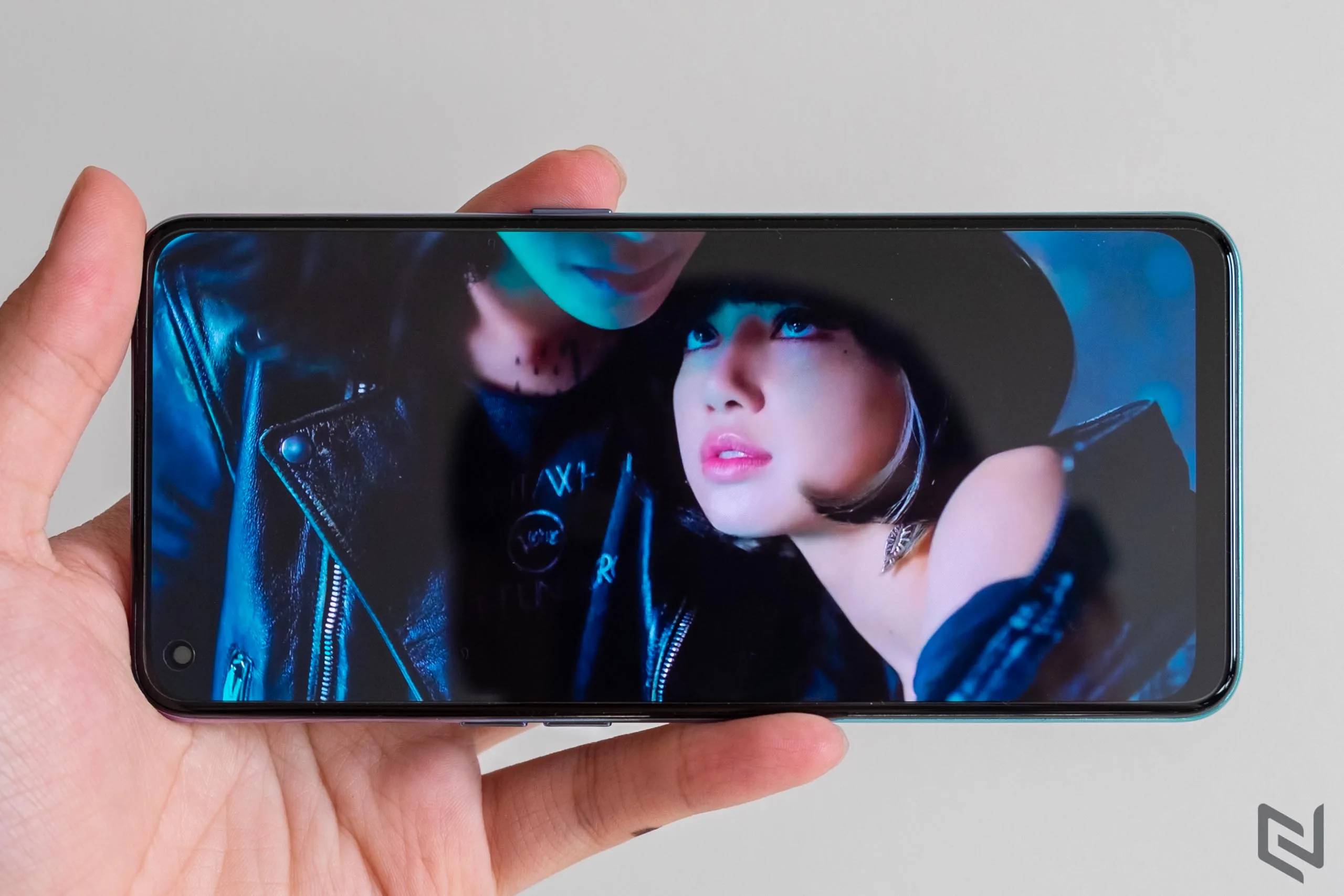 Mở hộp OPPO A94: Màu sắc cực kỳ bắt mắt, màn hình lớn tối ưu giải trí và 4 camera