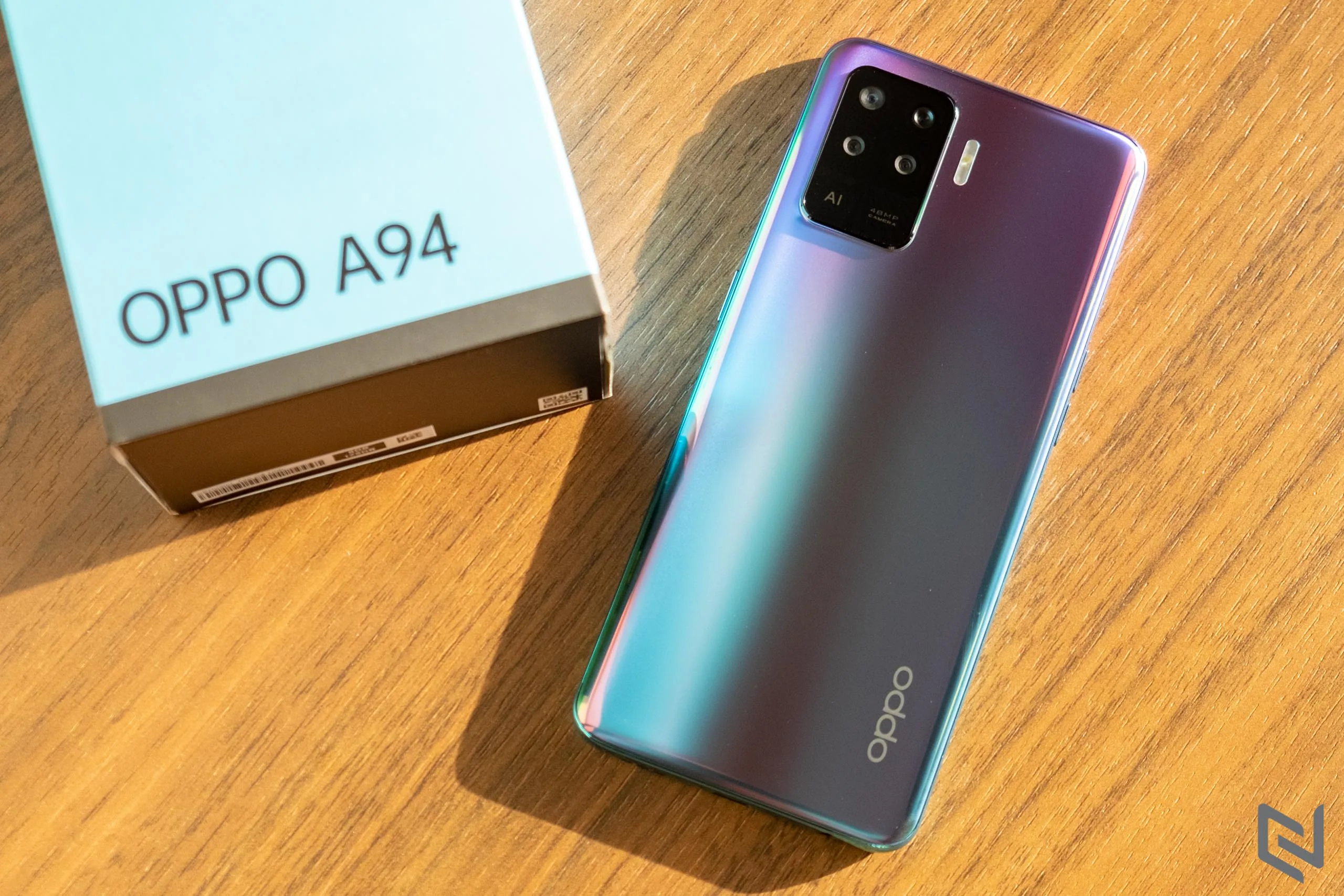 Mở hộp OPPO A94: Màu sắc cực kỳ bắt mắt, màn hình lớn tối ưu giải trí và 4 camera