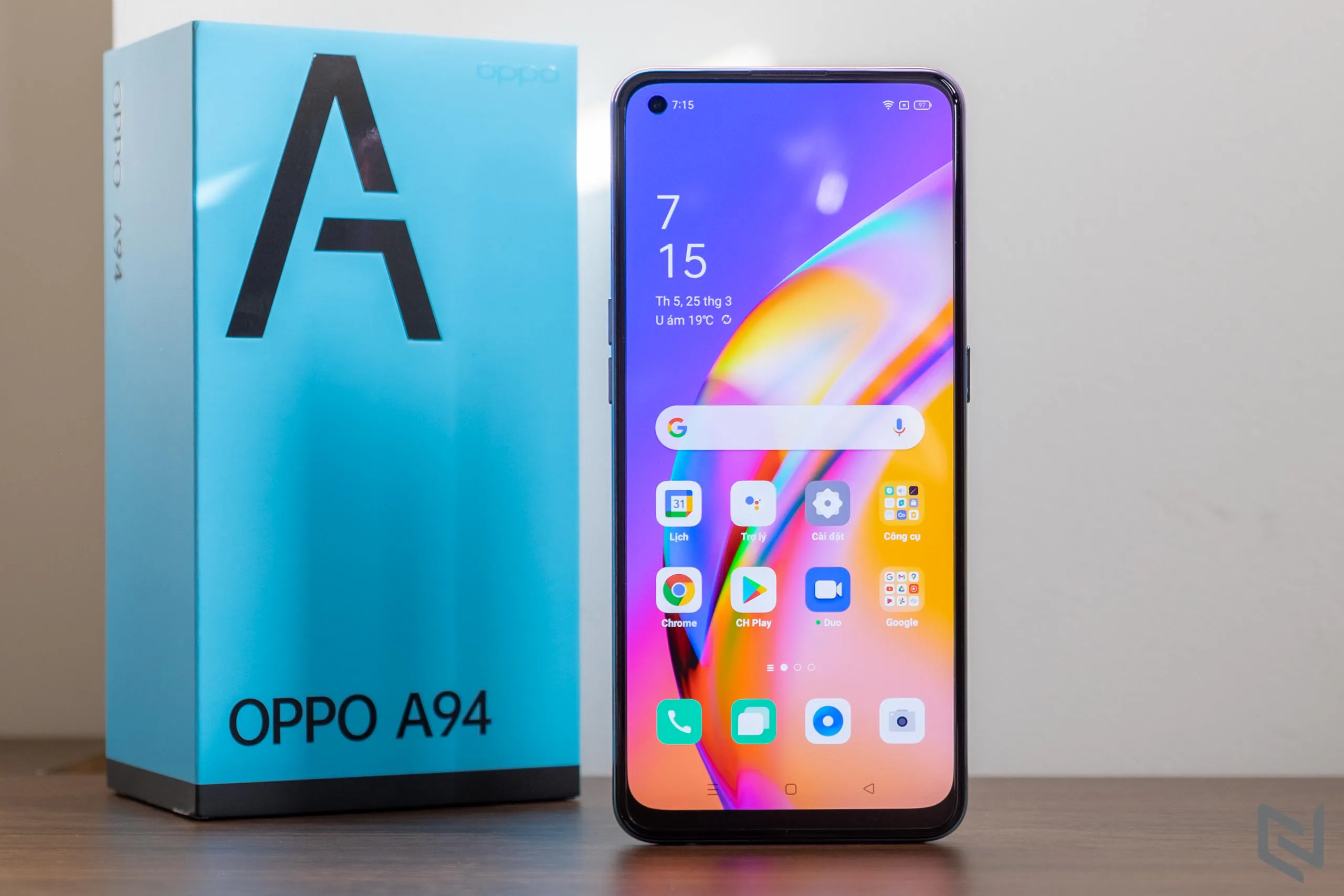 Mở hộp OPPO A94: Màu sắc cực kỳ bắt mắt, màn hình lớn tối ưu giải trí và 4 camera